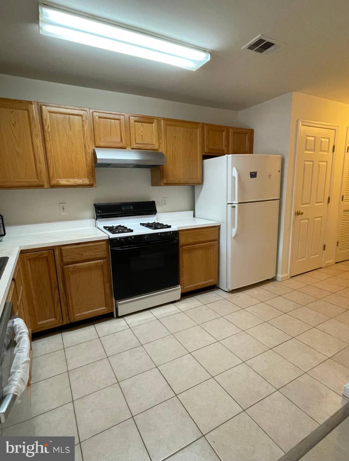 CLOVERLEAF CENTER - Residential Lease