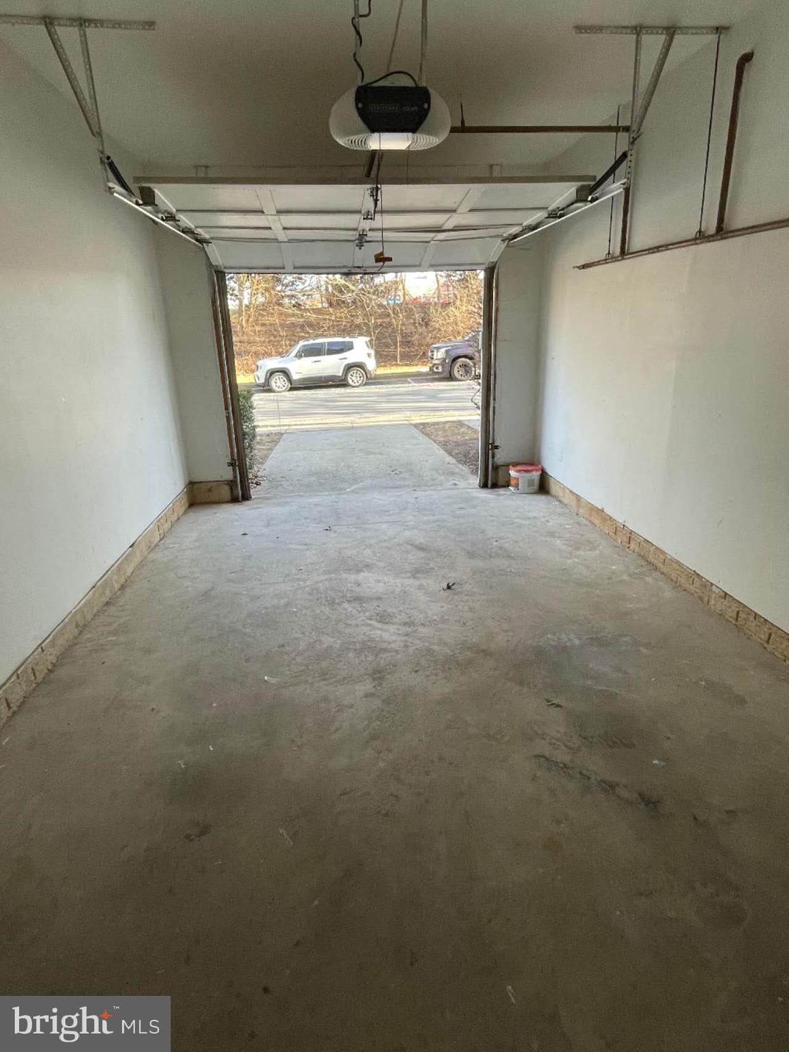 CLOVERLEAF CENTER - Residential Lease