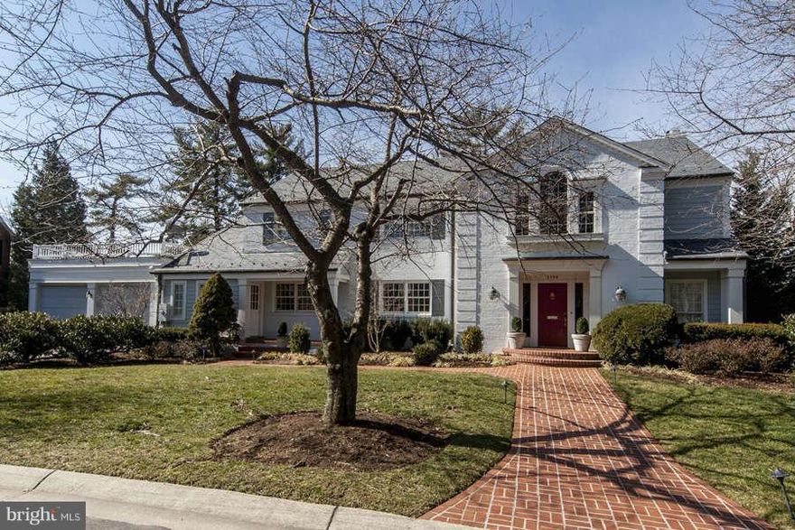 AMAZING NEW PRICE ! NEW LOOK!!  NEWLY RENOVATED KITCHEN! NEWLY RENOVATED BATH!  Fabulous price for this home! Lovely Liv Rm, gracious Dn Rm, Chef's kitchen w/ granite counters, top of the line appliances, island w/ cooktop, breakfast room adjacent to sun filled family room, LA off the Kit, & Main Lvl 2 car Gar! 4 Bedrms & Office on Upper Level, Huge finished LL w/ BDRM, BA, Game Rm & more!Pool!