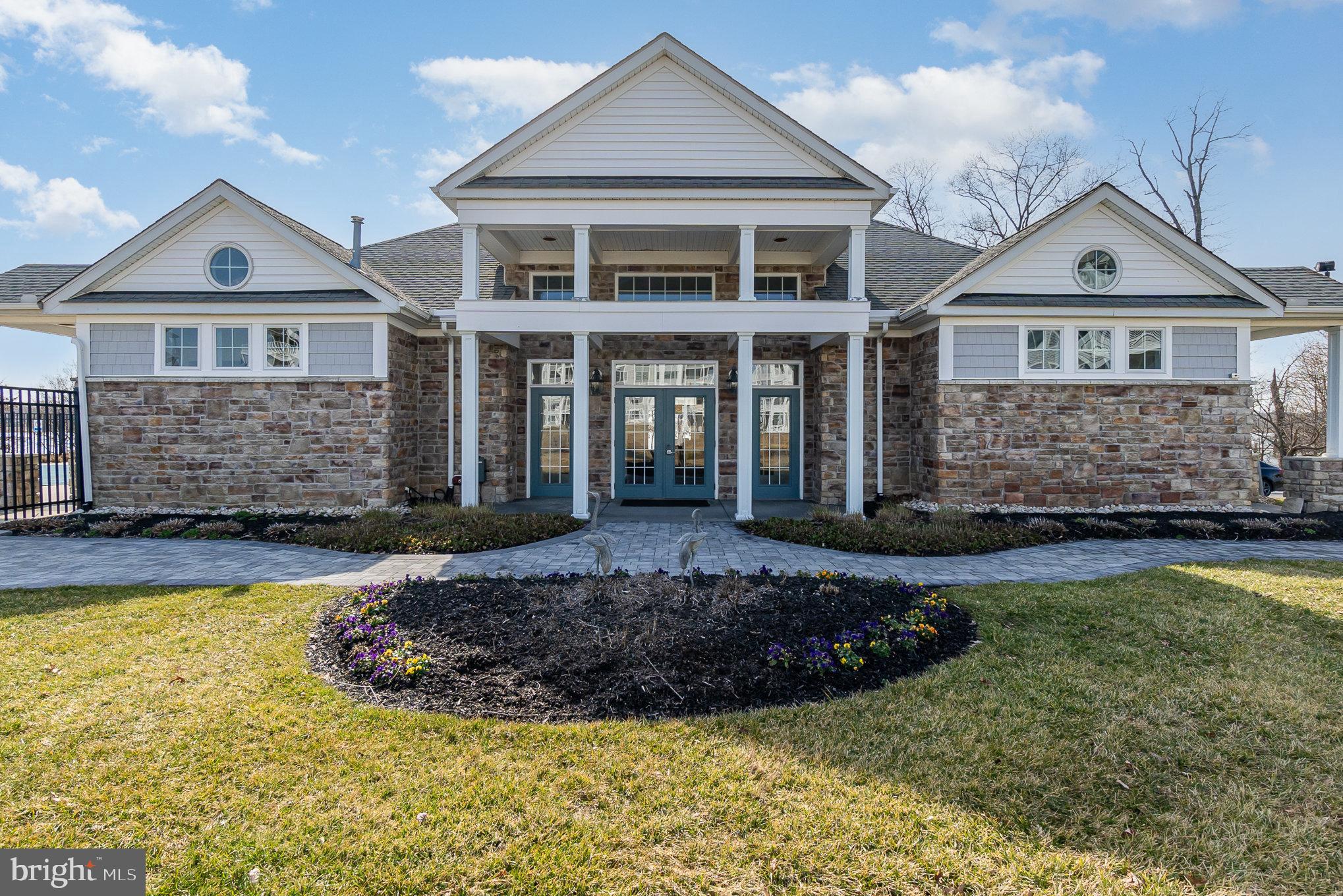 WATERS EDGE - Residential