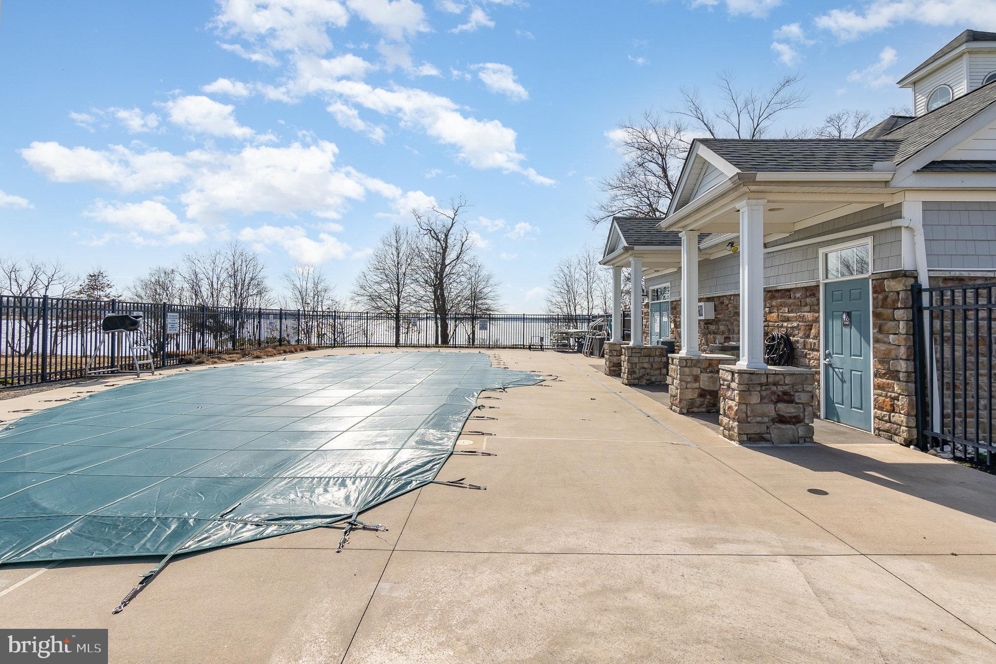 WATERS EDGE - Residential