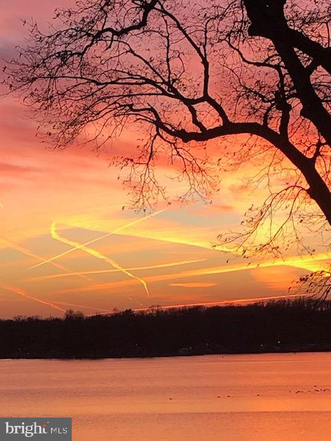 WATERS EDGE - Residential