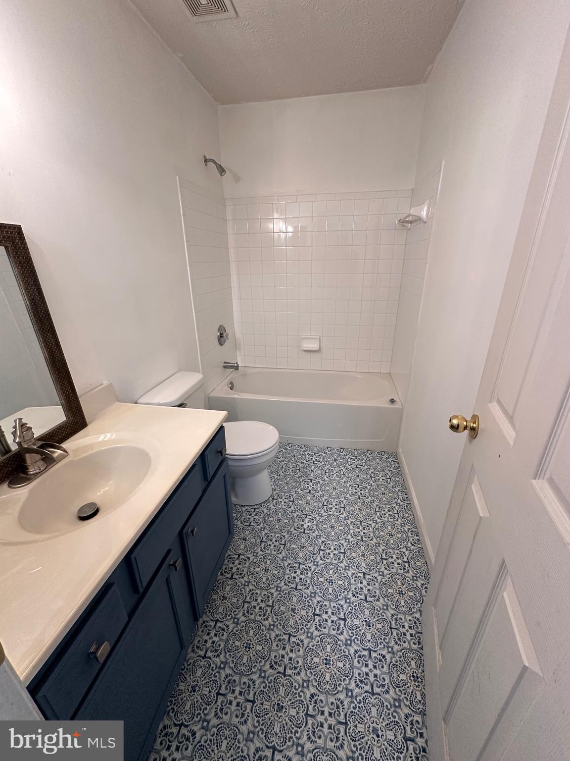 EAGLES LANDING AT WATERS EDGE - Residential Lease