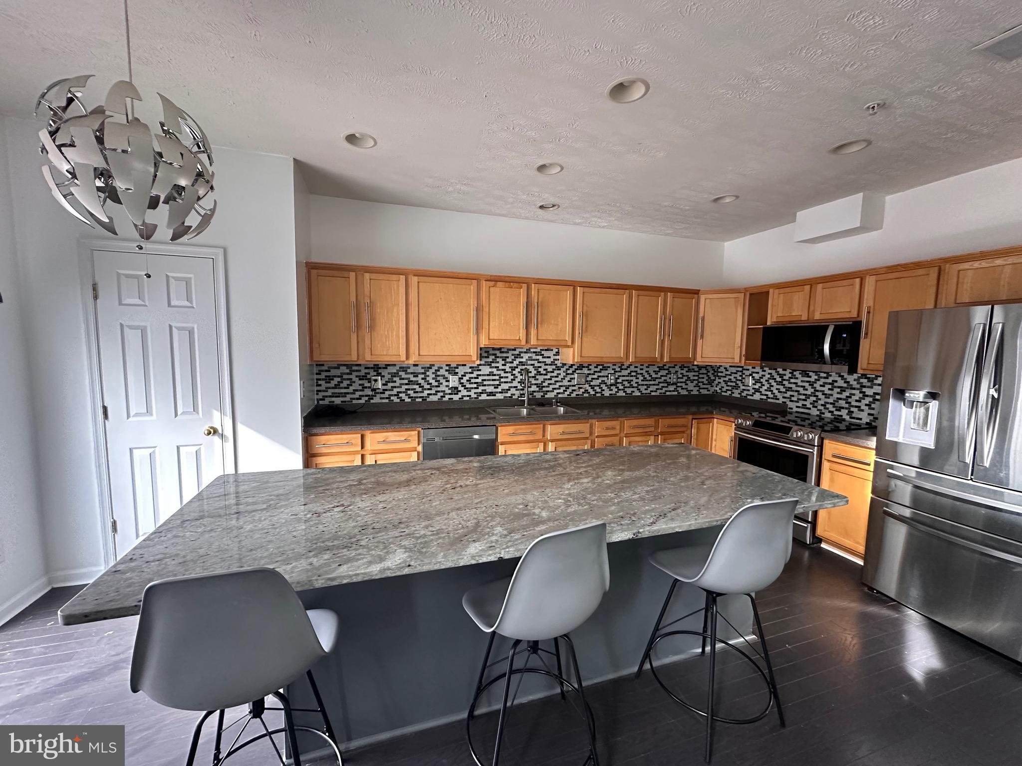 EAGLES LANDING AT WATERS EDGE - Residential Lease