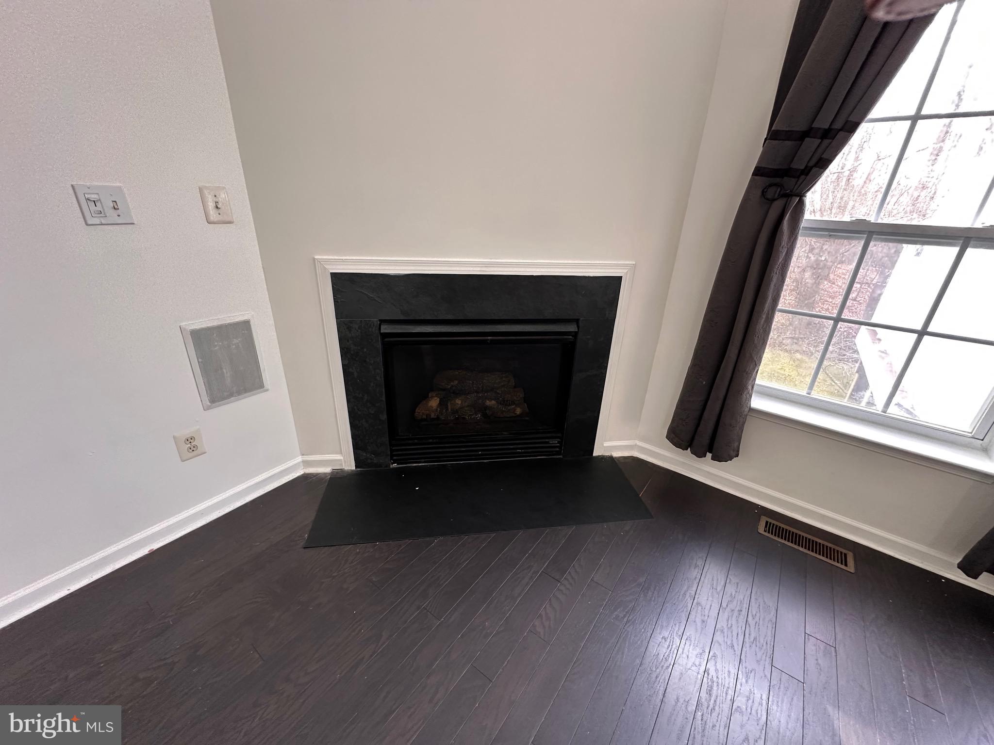 EAGLES LANDING AT WATERS EDGE - Residential Lease