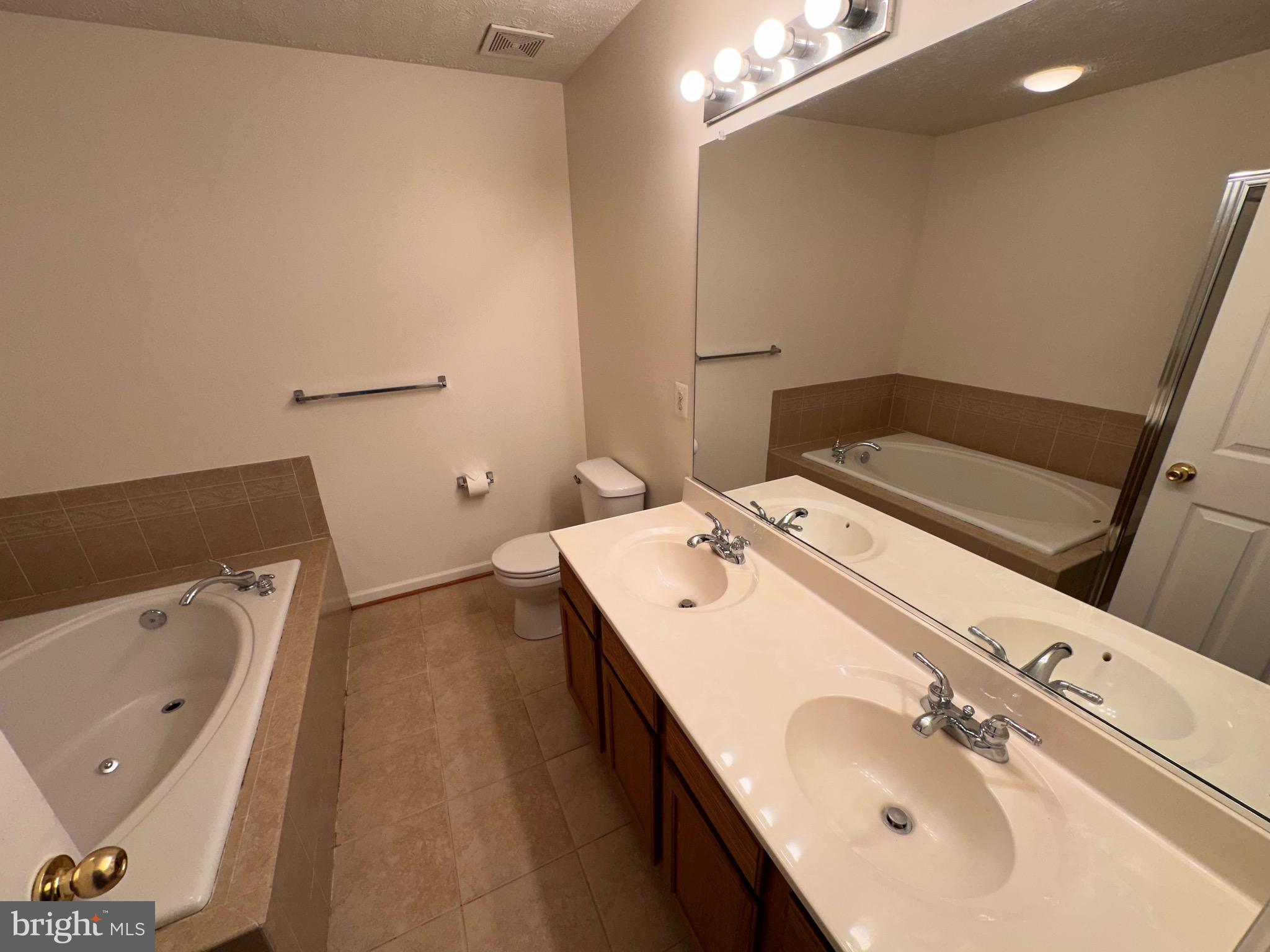 EAGLES LANDING AT WATERS EDGE - Residential Lease