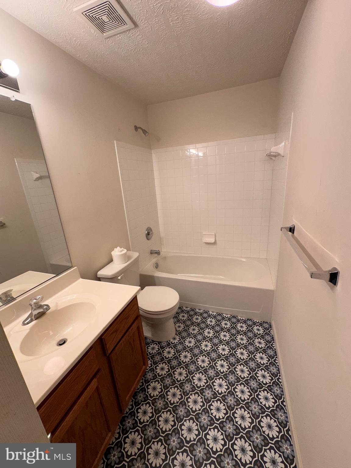 EAGLES LANDING AT WATERS EDGE - Residential Lease