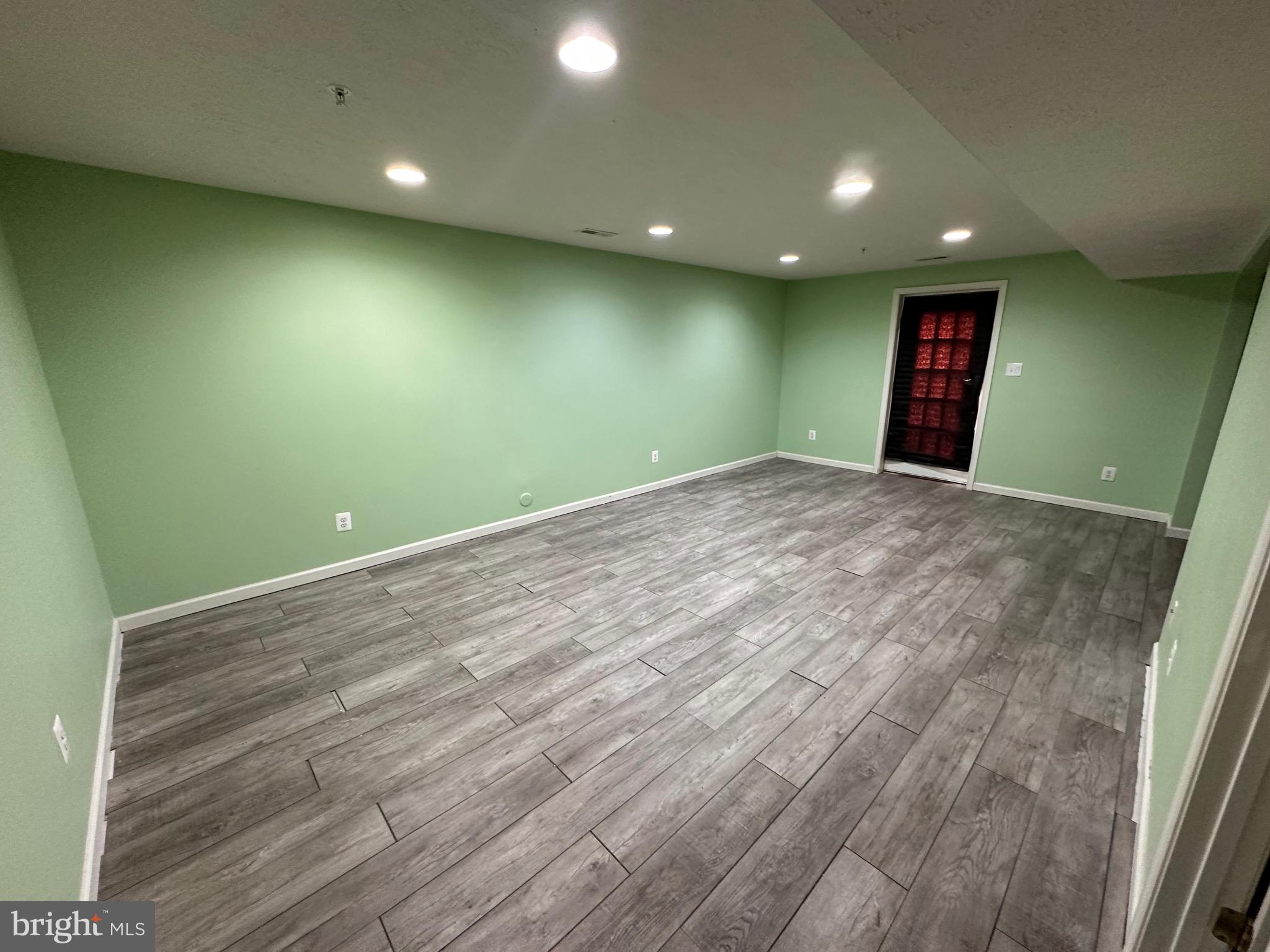 EAGLES LANDING AT WATERS EDGE - Residential Lease