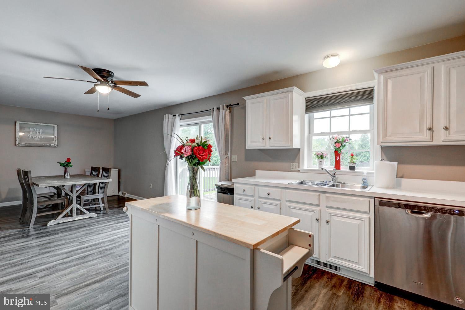 BOWMANSVILLE COMMONS - Residential