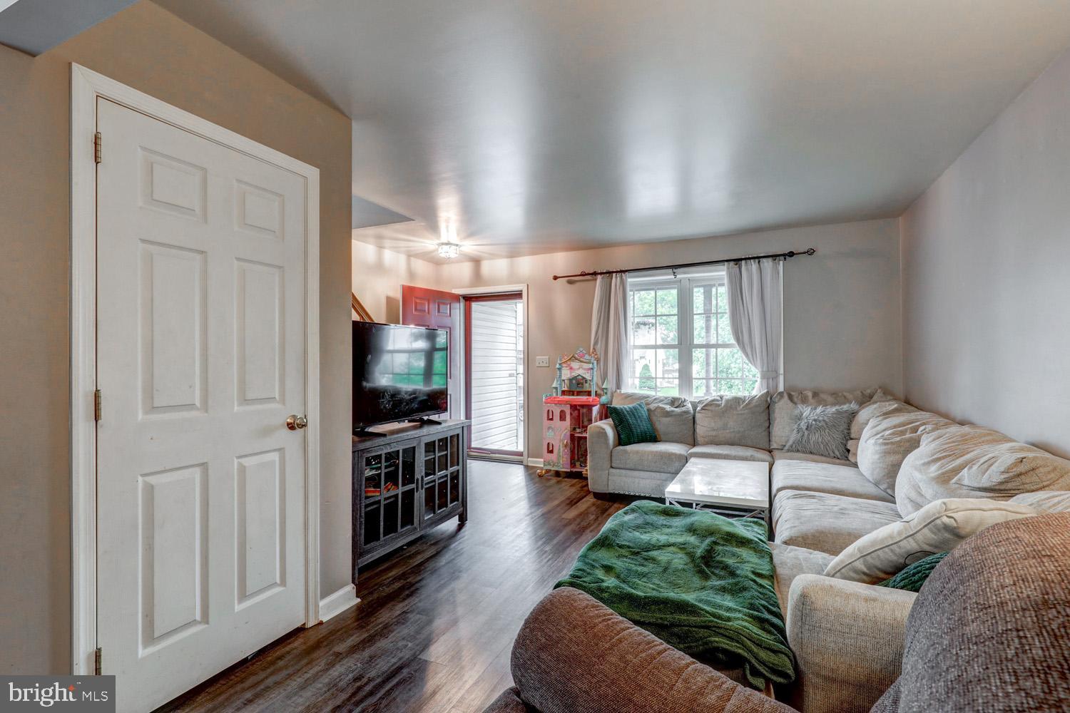 BOWMANSVILLE COMMONS - Residential