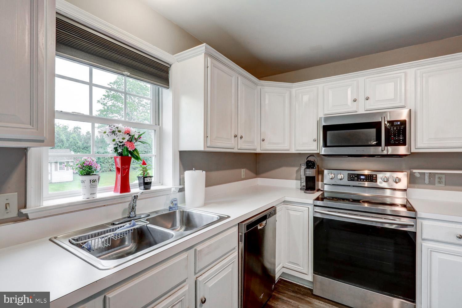 BOWMANSVILLE COMMONS - Residential