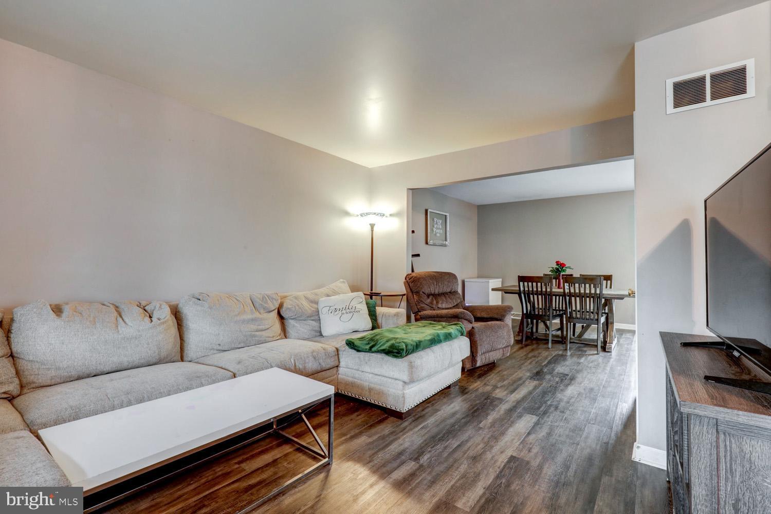 BOWMANSVILLE COMMONS - Residential