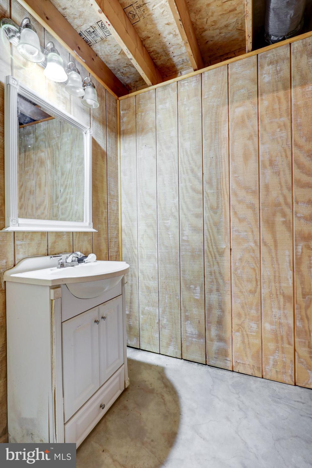 BOWMANSVILLE COMMONS - Residential