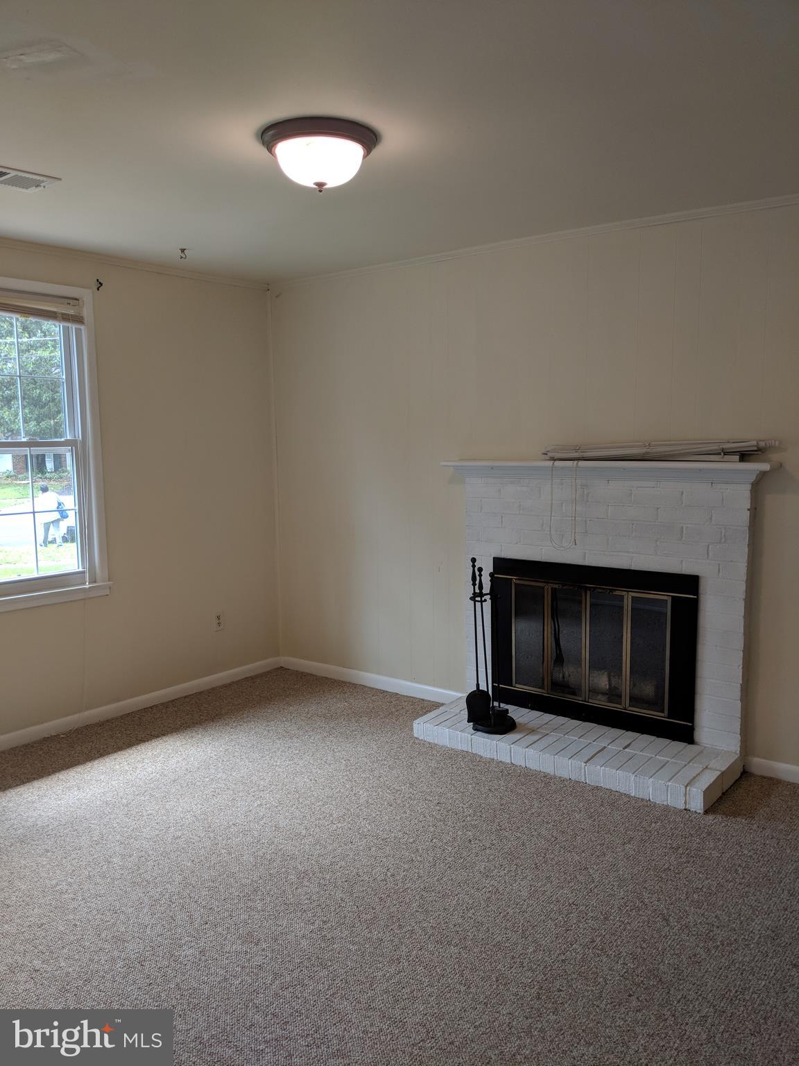 OLD CREEK ESTATES - Residential Lease