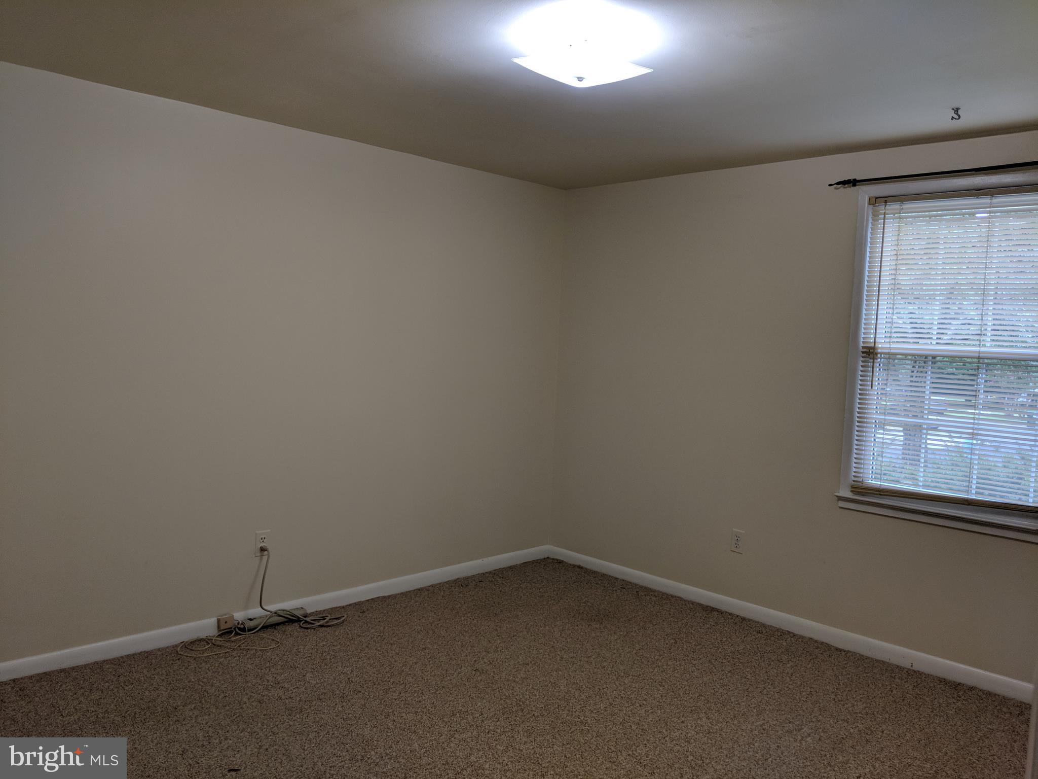 OLD CREEK ESTATES - Residential Lease