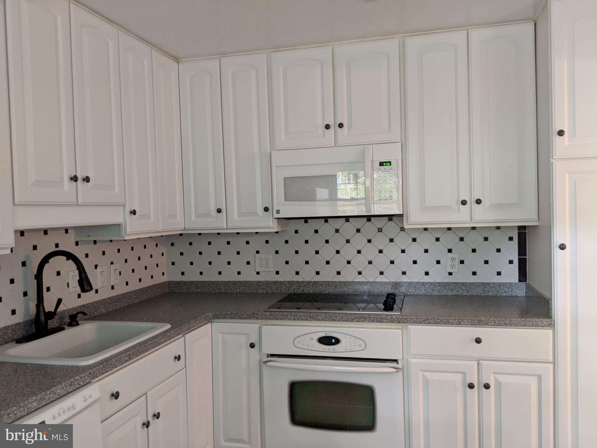 OLD CREEK ESTATES - Residential Lease