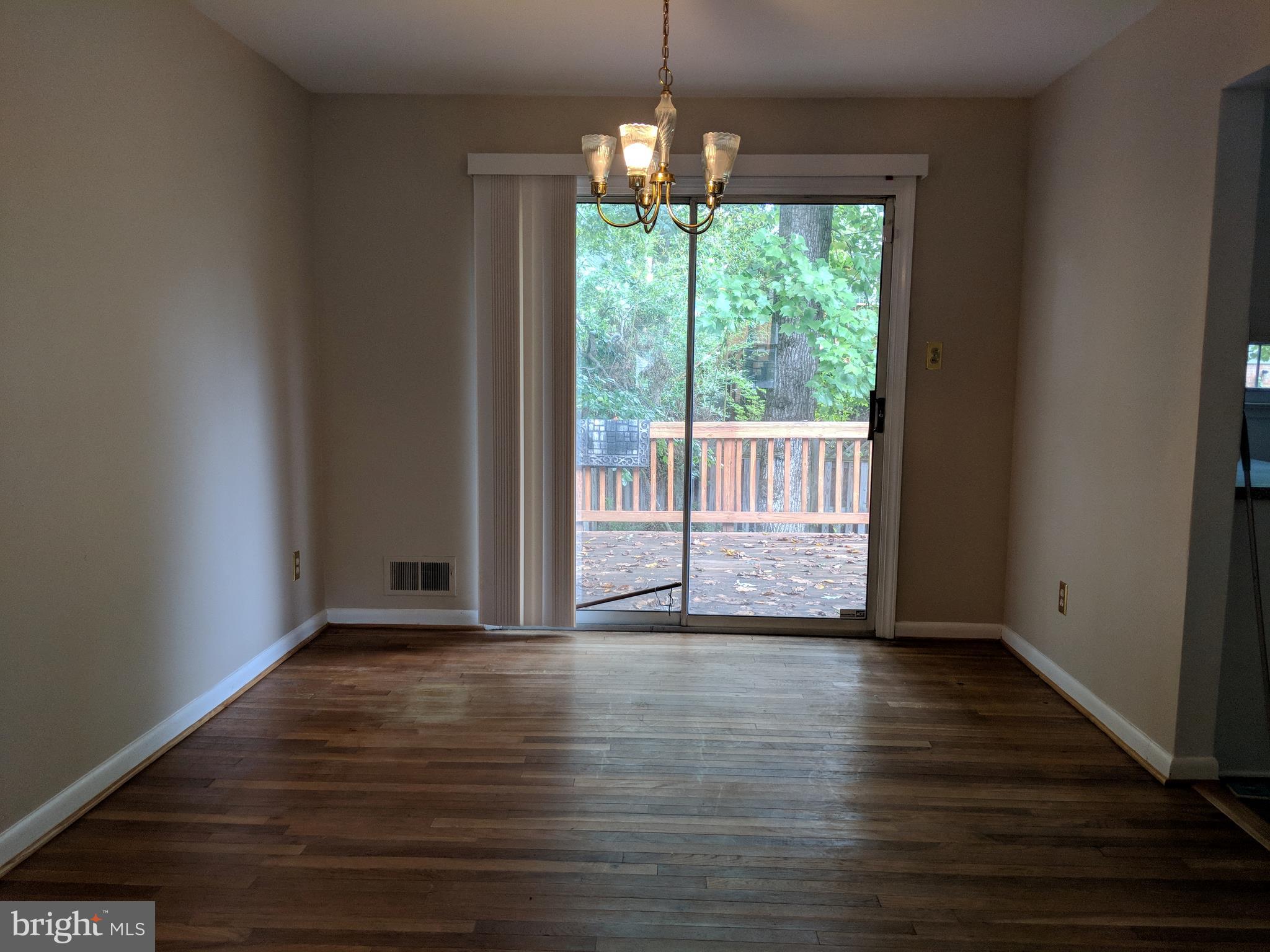 OLD CREEK ESTATES - Residential Lease