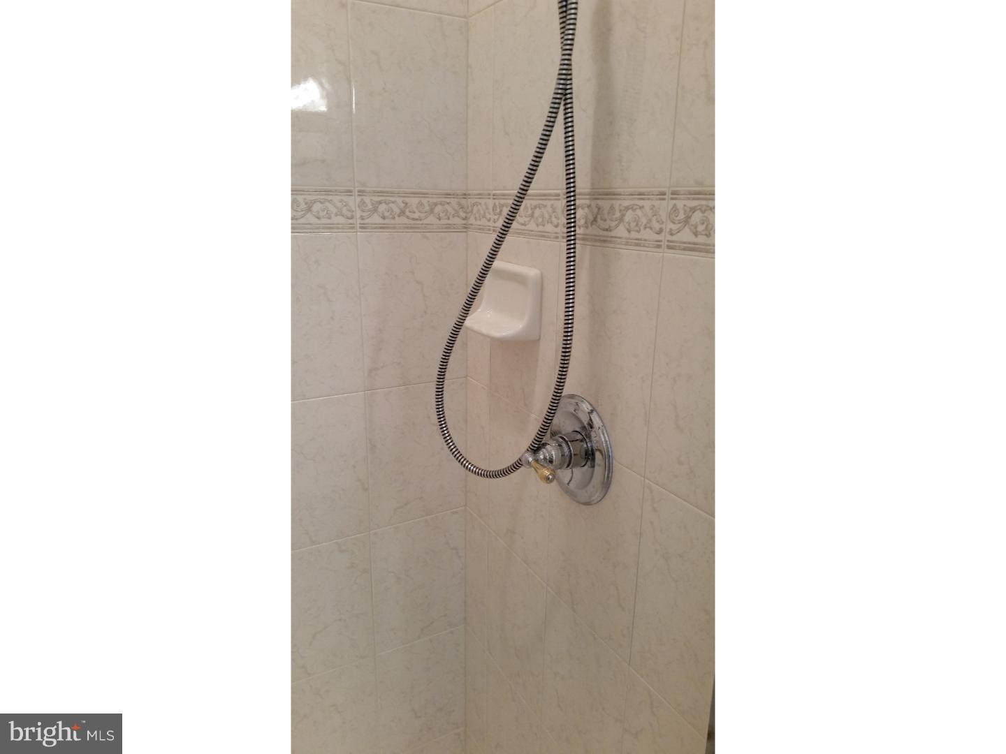 CREEKSIDE VILLAGE - Residential