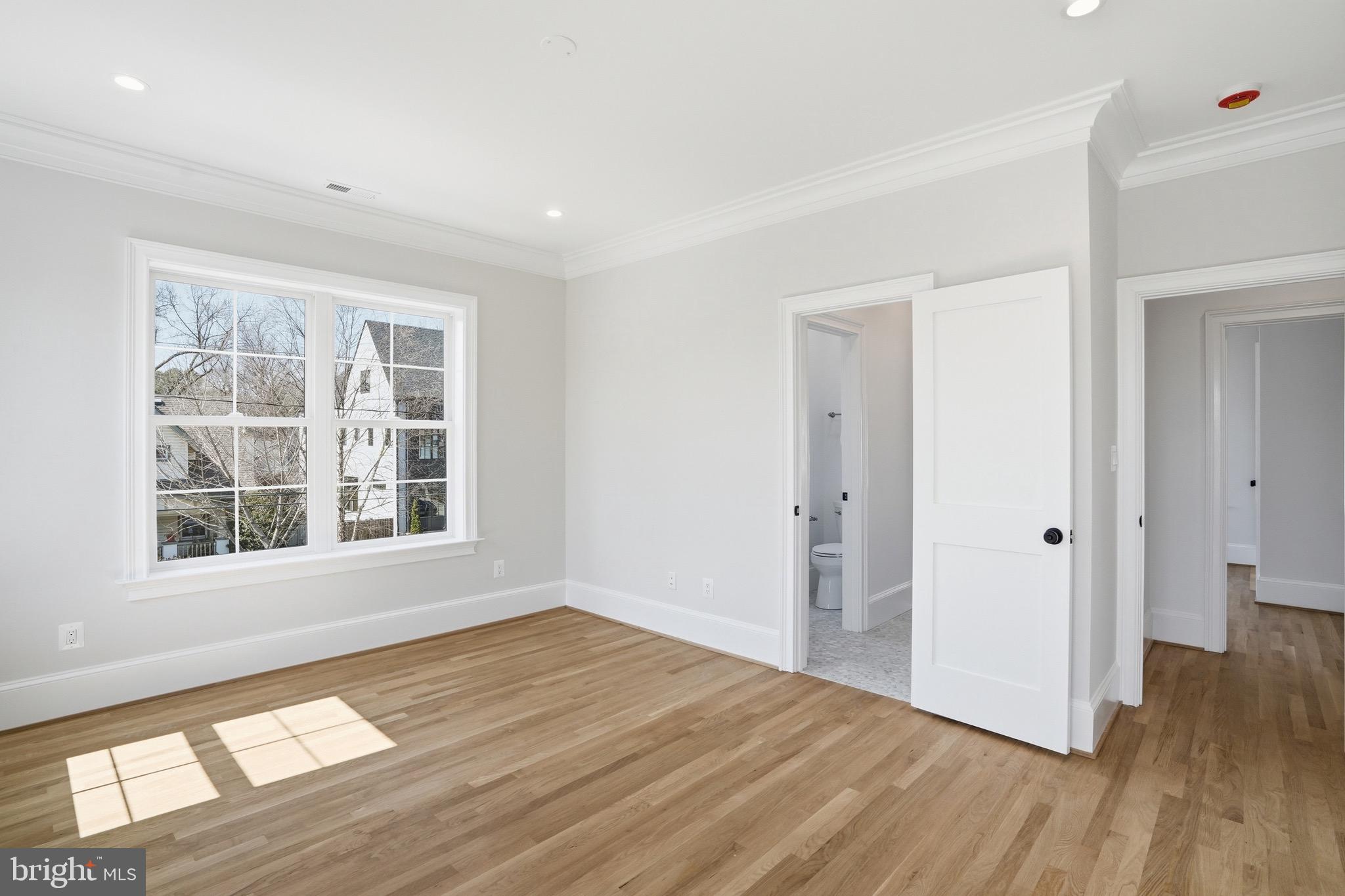 CLARENDON - Residential