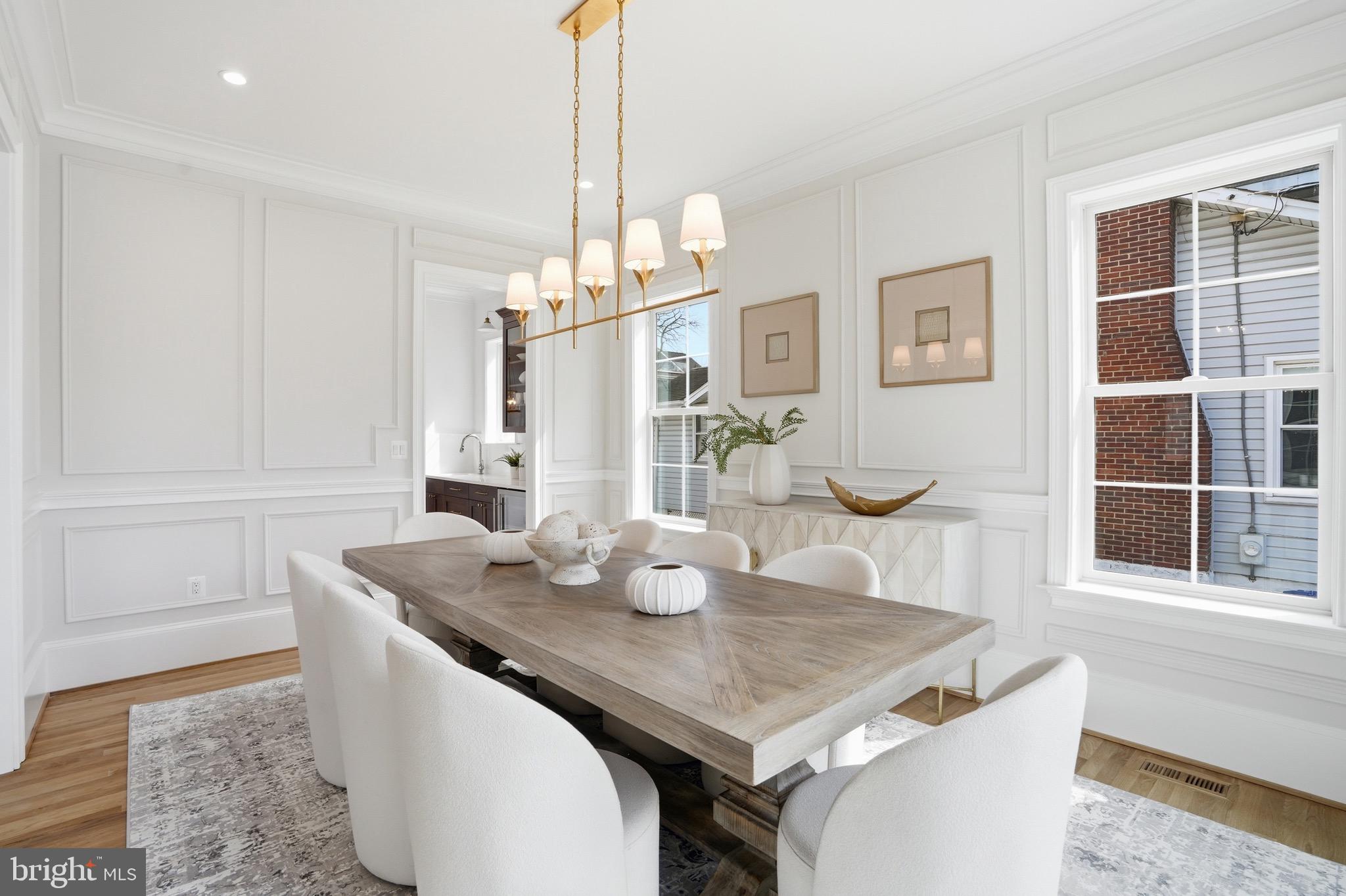 CLARENDON - Residential