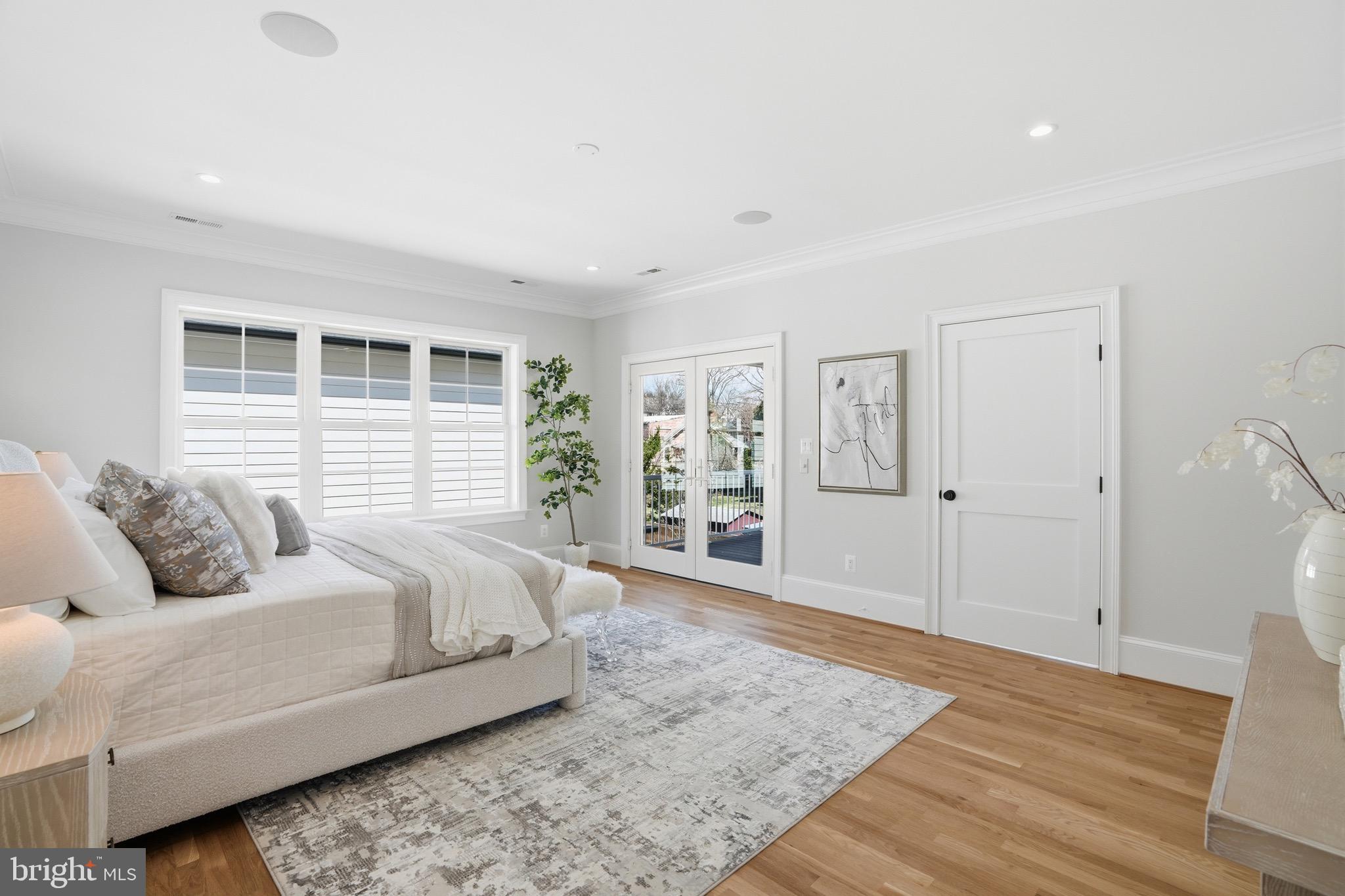 CLARENDON - Residential