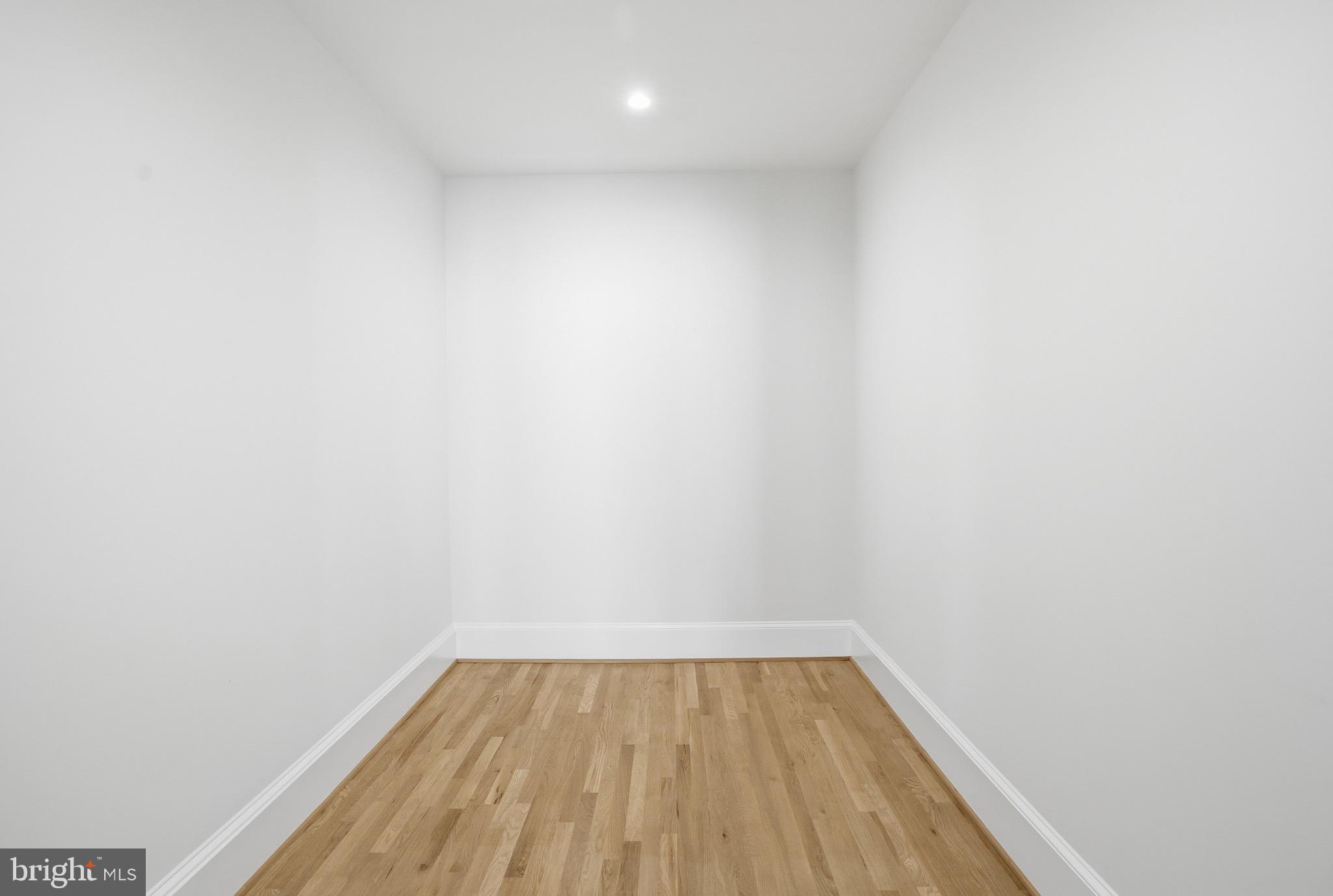 CLARENDON - Residential