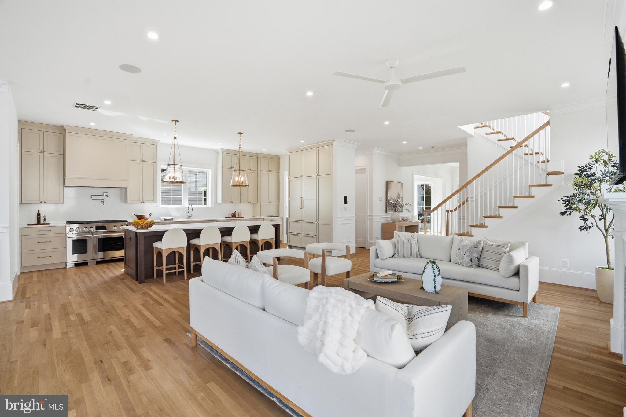 CLARENDON - Residential