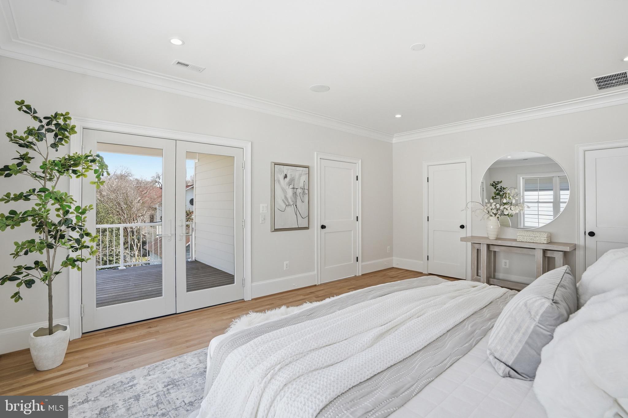 CLARENDON - Residential