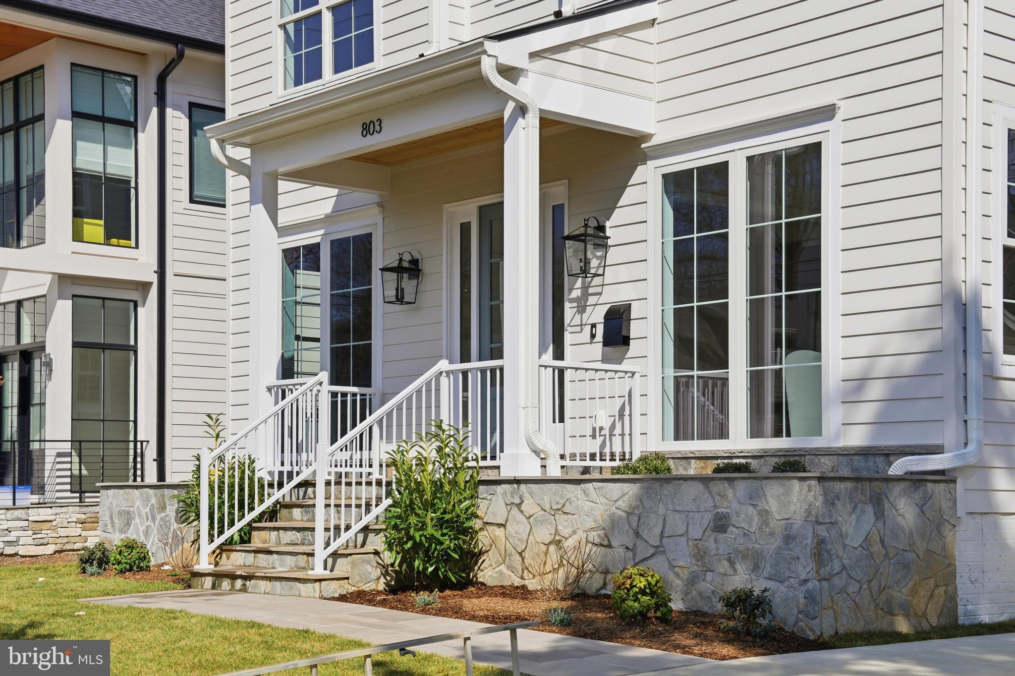 CLARENDON - Residential