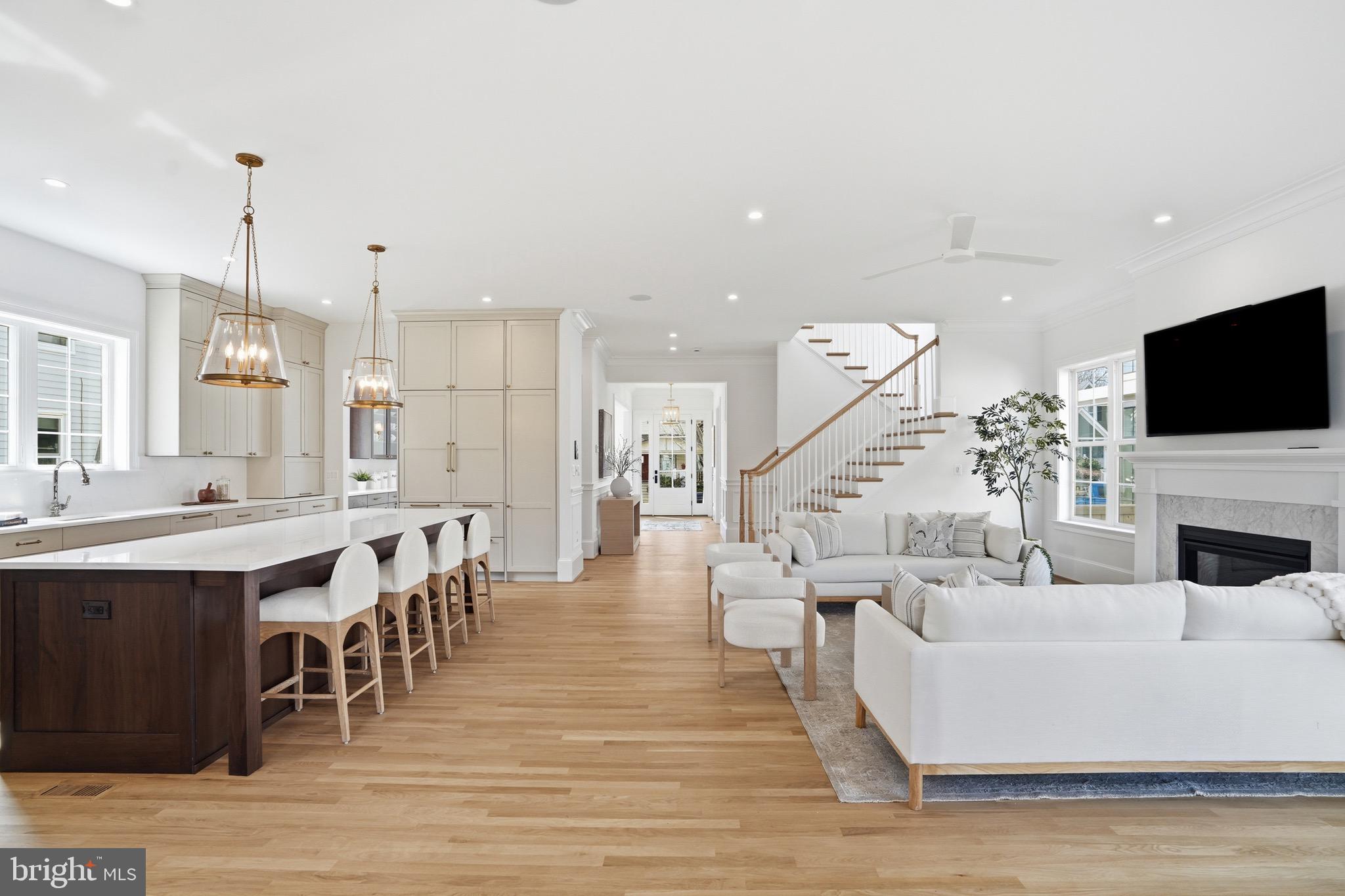 CLARENDON - Residential