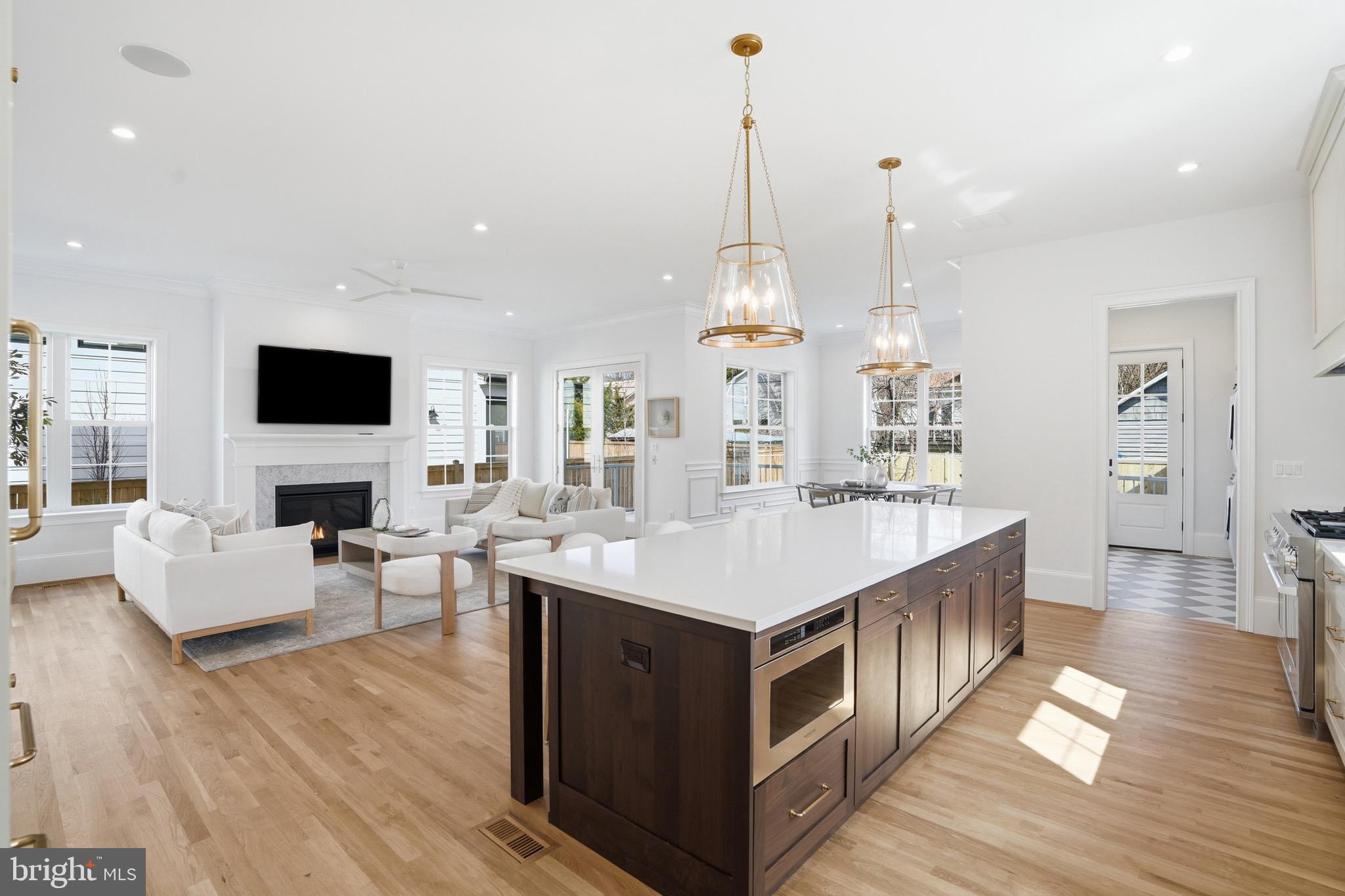 CLARENDON - Residential