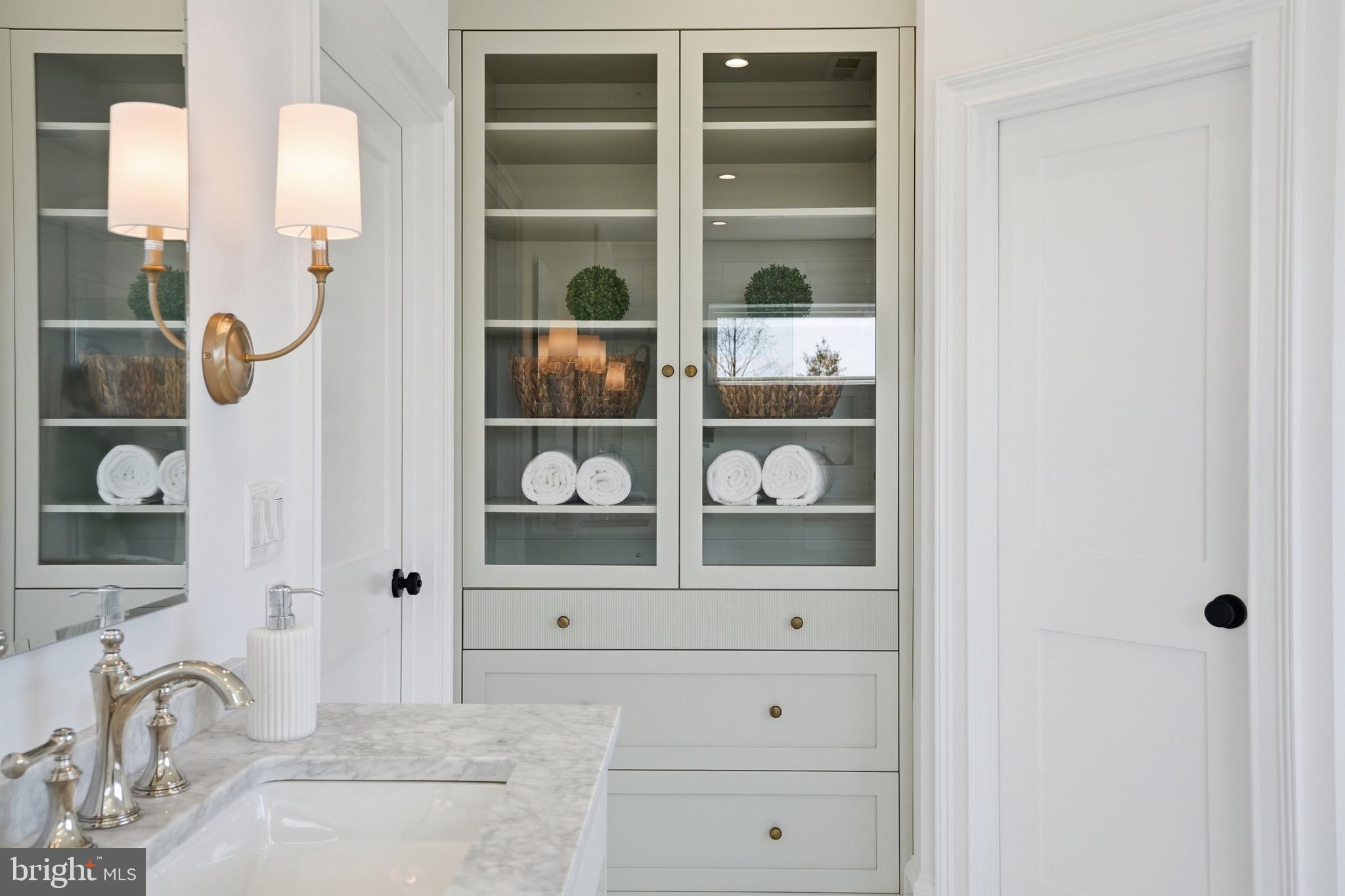 CLARENDON - Residential