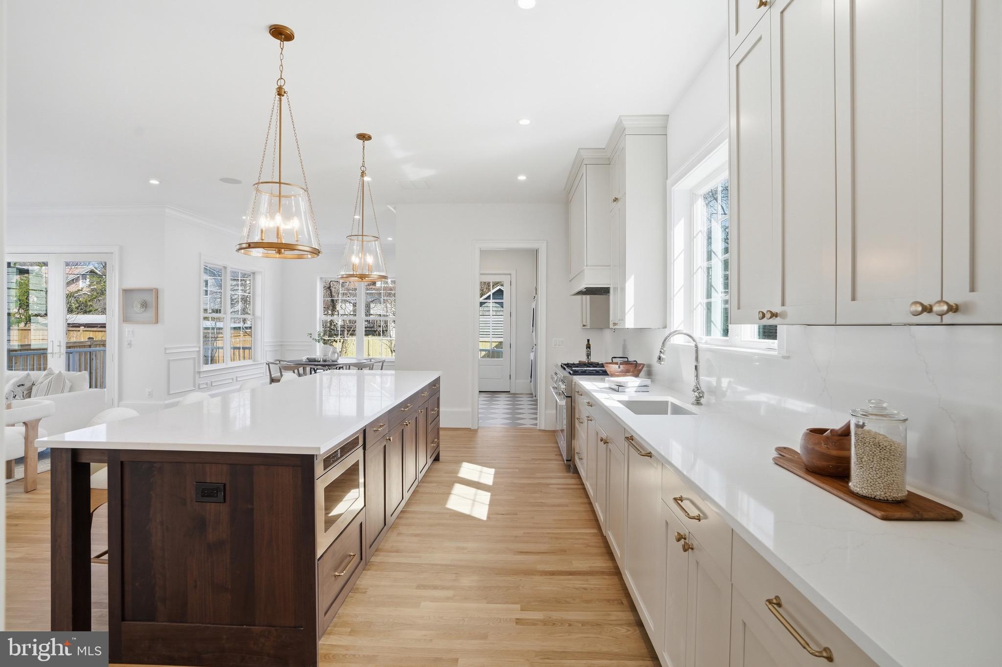 CLARENDON - Residential