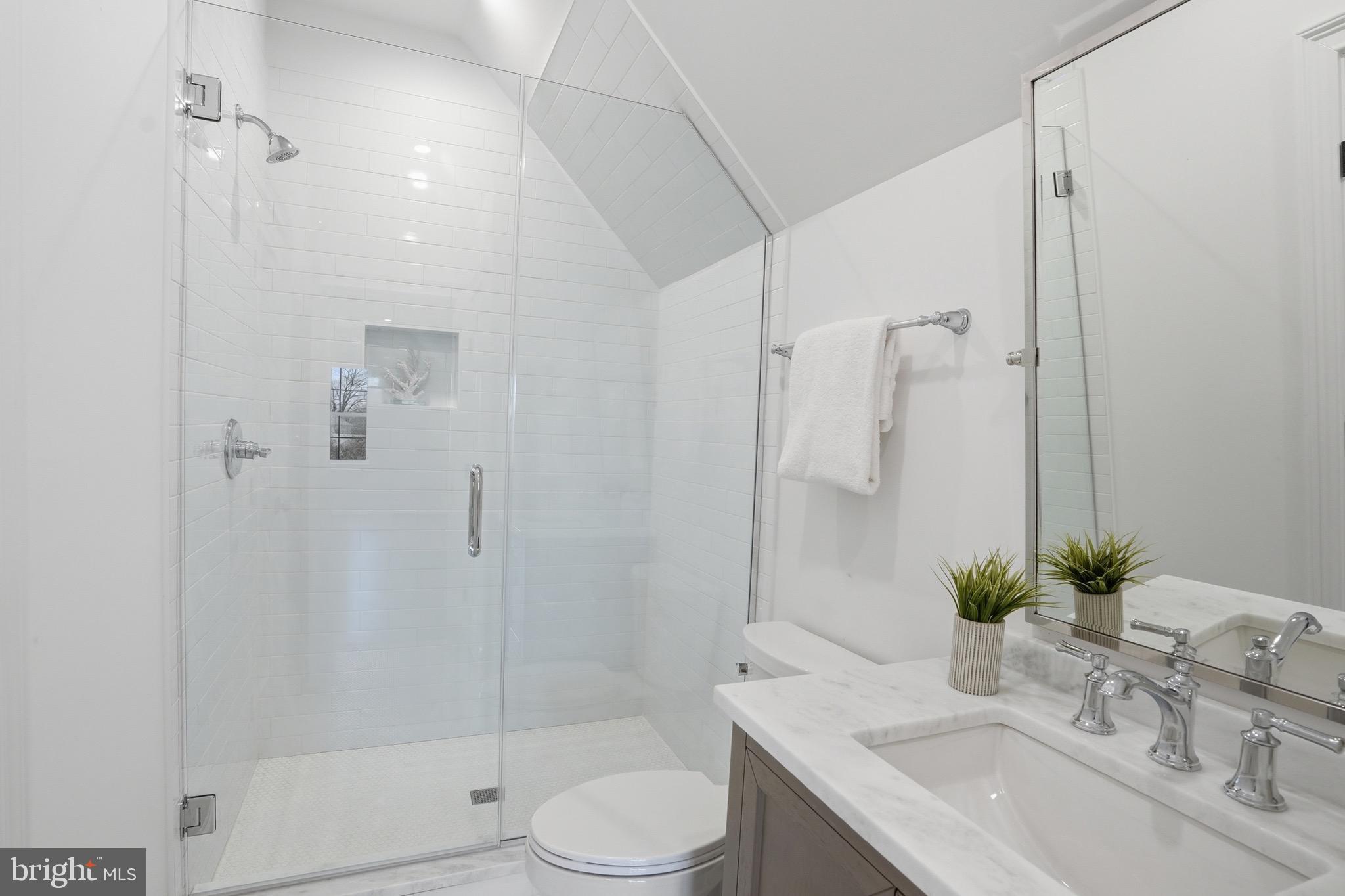 CLARENDON - Residential