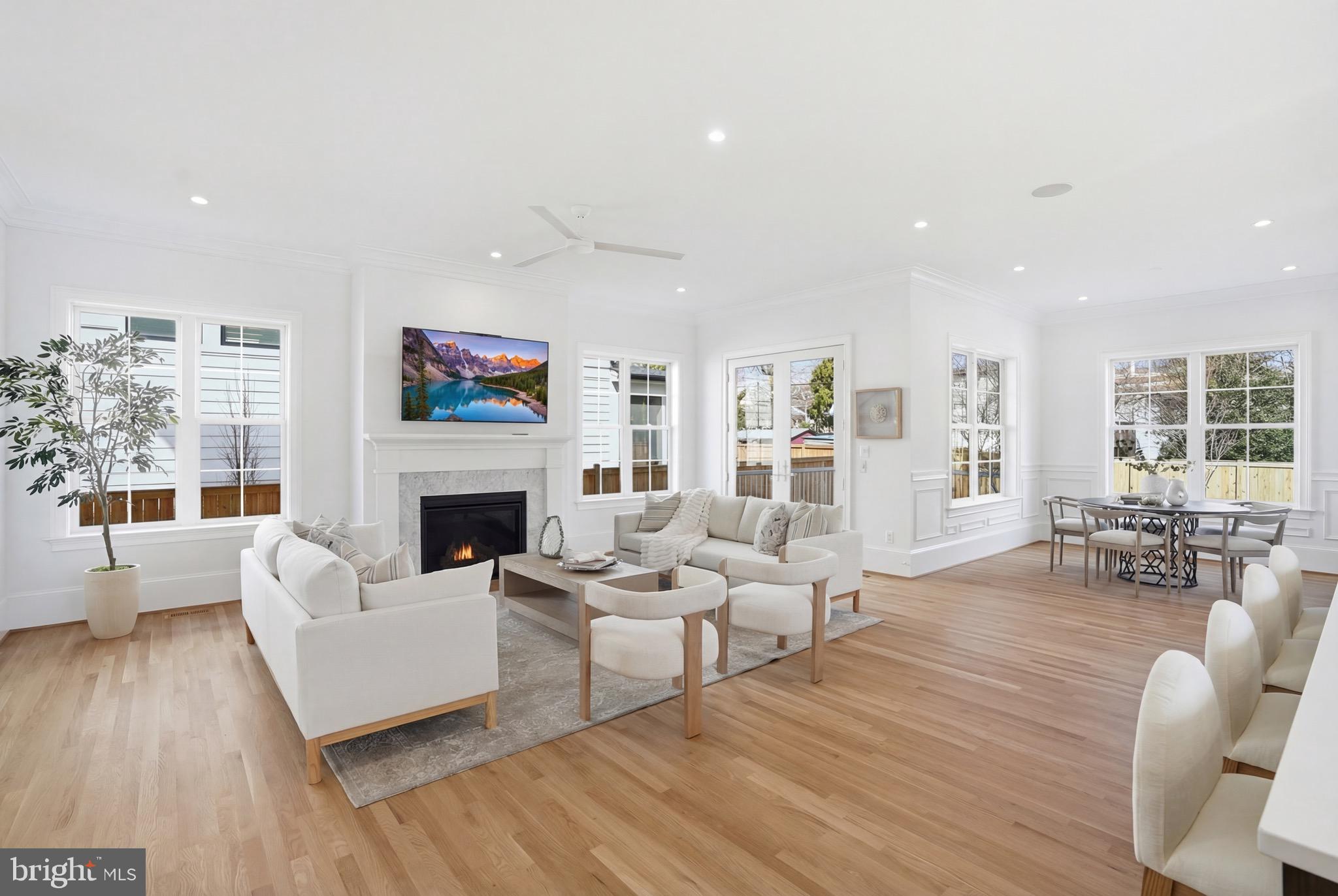 CLARENDON - Residential