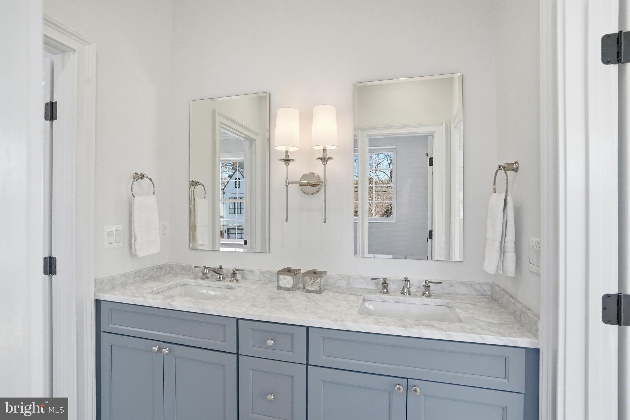 CLARENDON - Residential