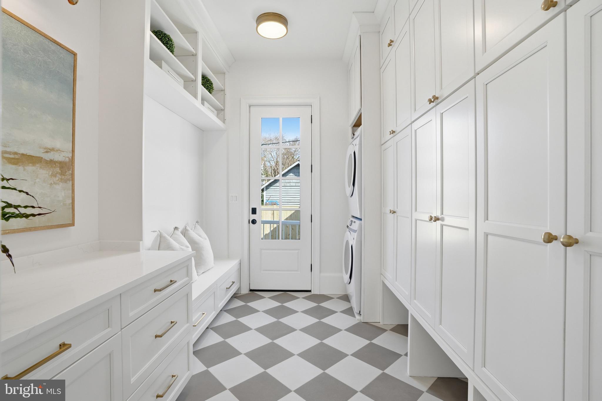 CLARENDON - Residential