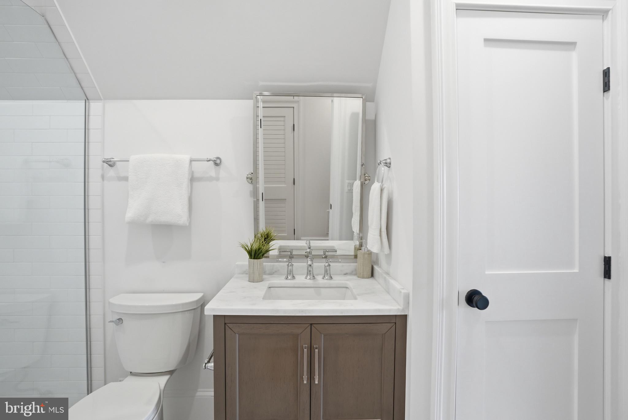 CLARENDON - Residential