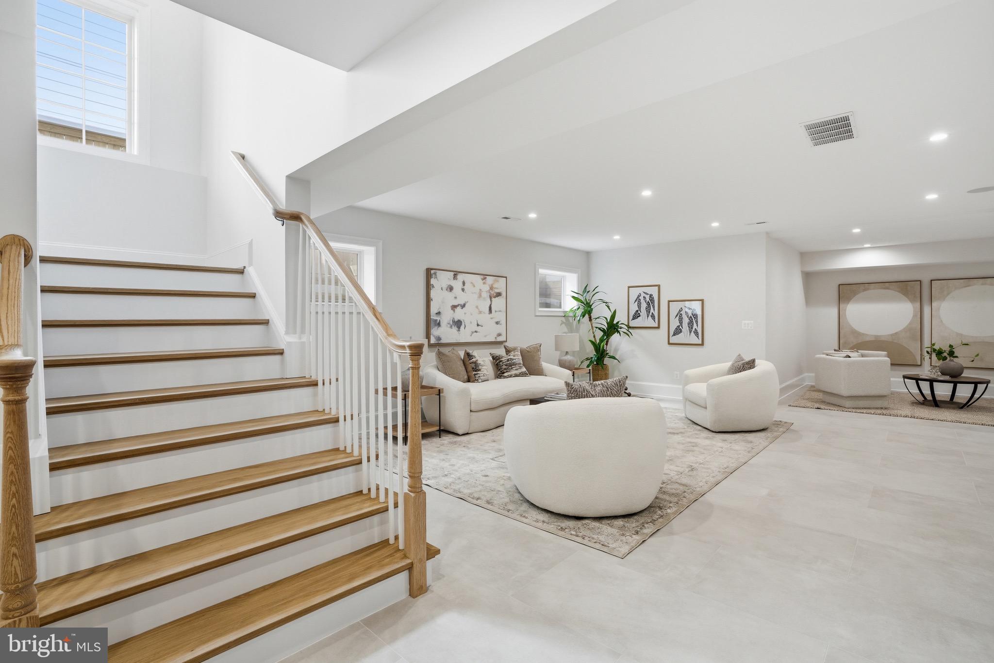 CLARENDON - Residential