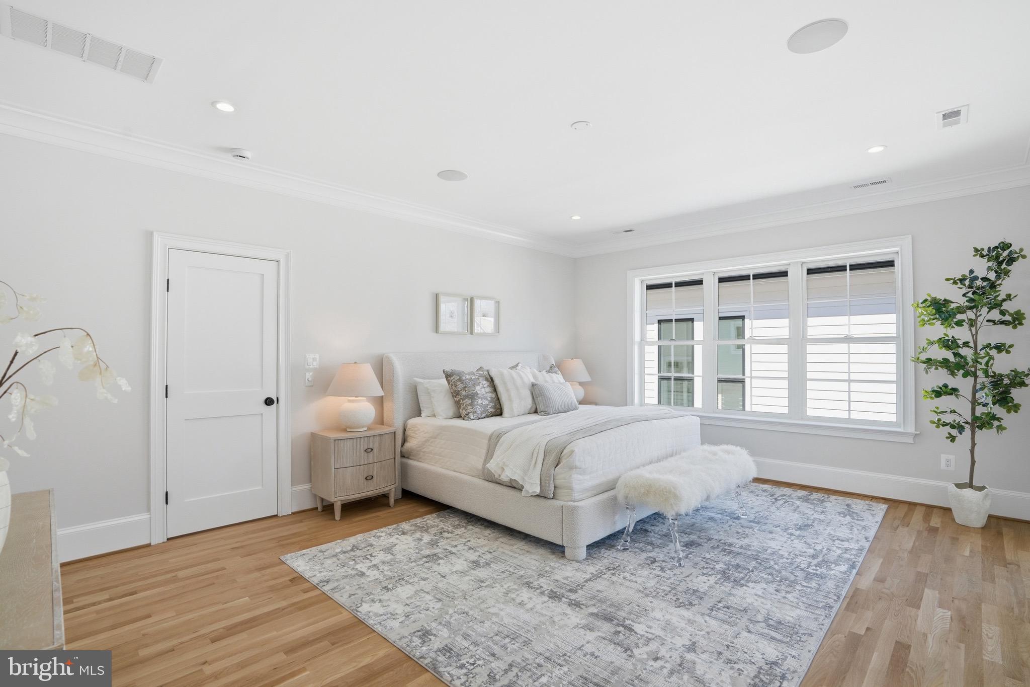 CLARENDON - Residential