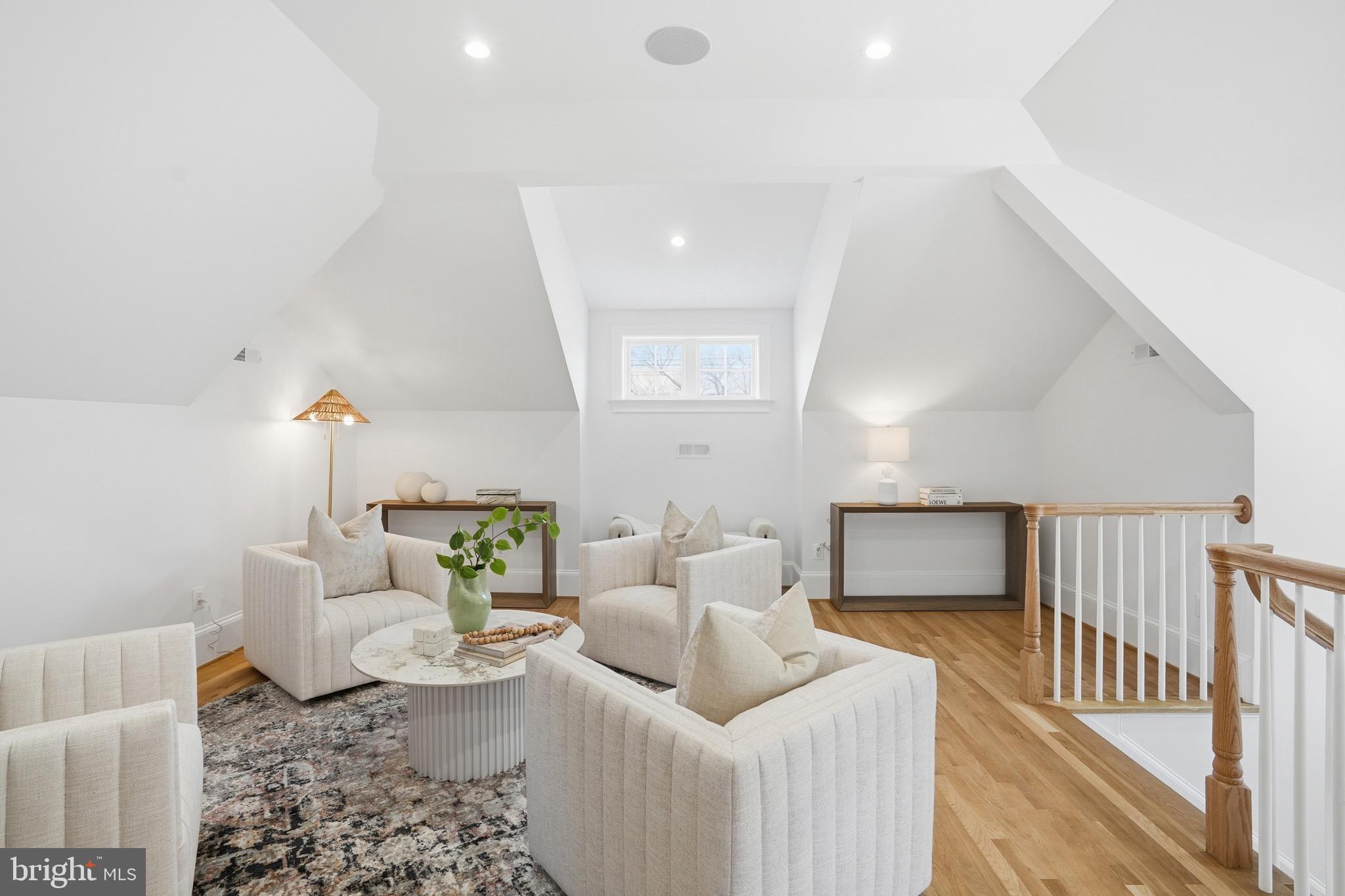 CLARENDON - Residential