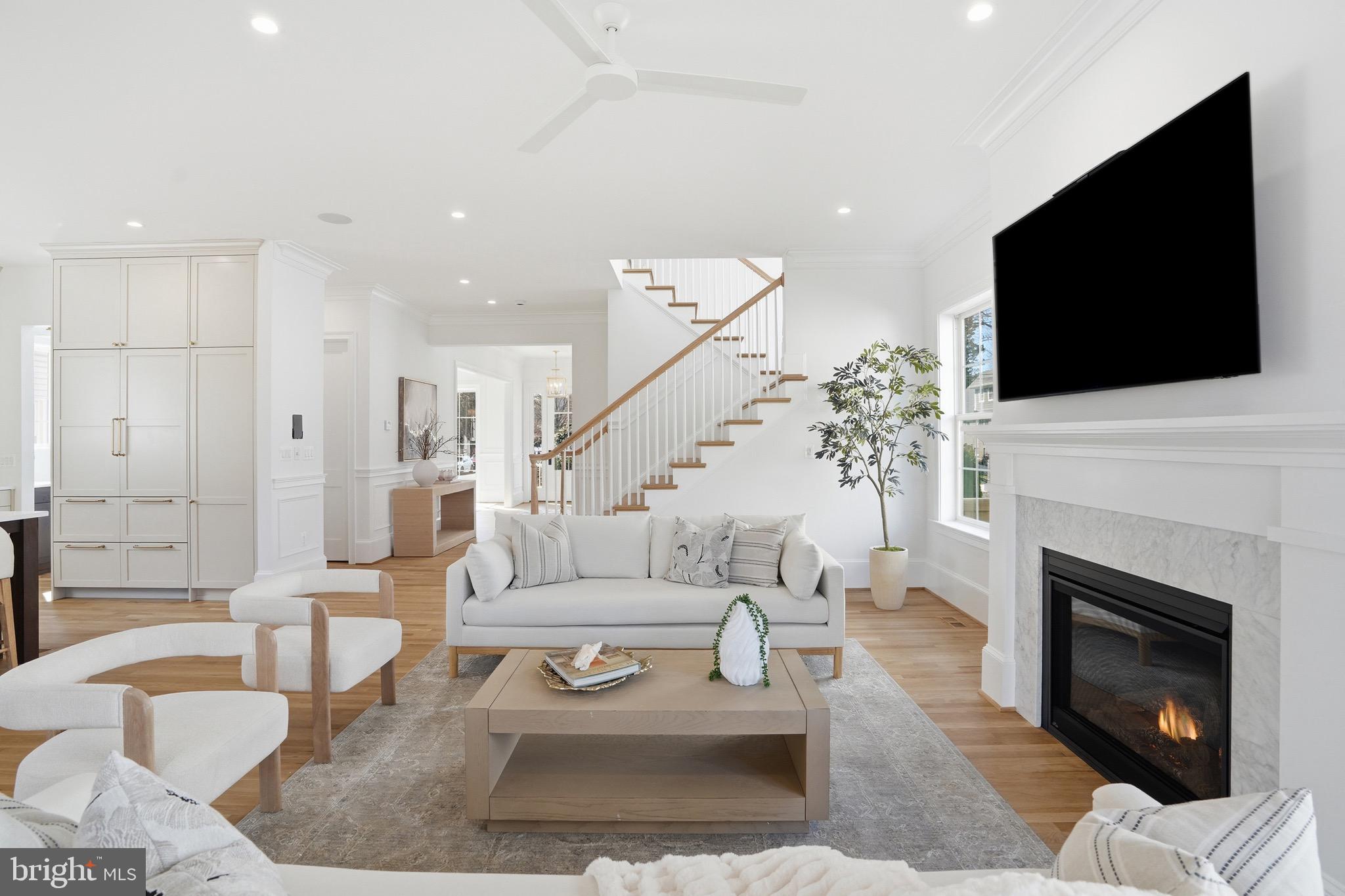 CLARENDON - Residential