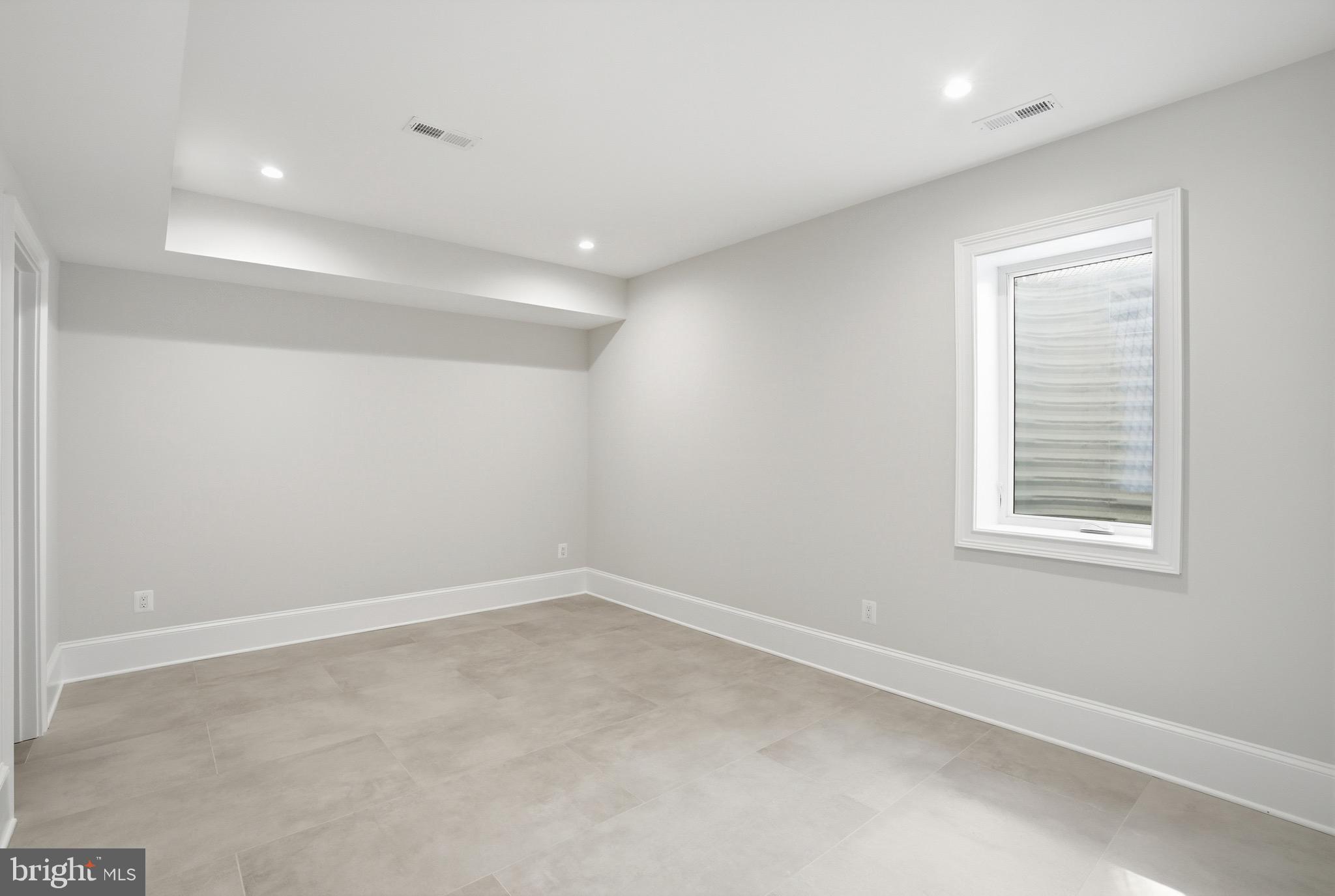 CLARENDON - Residential