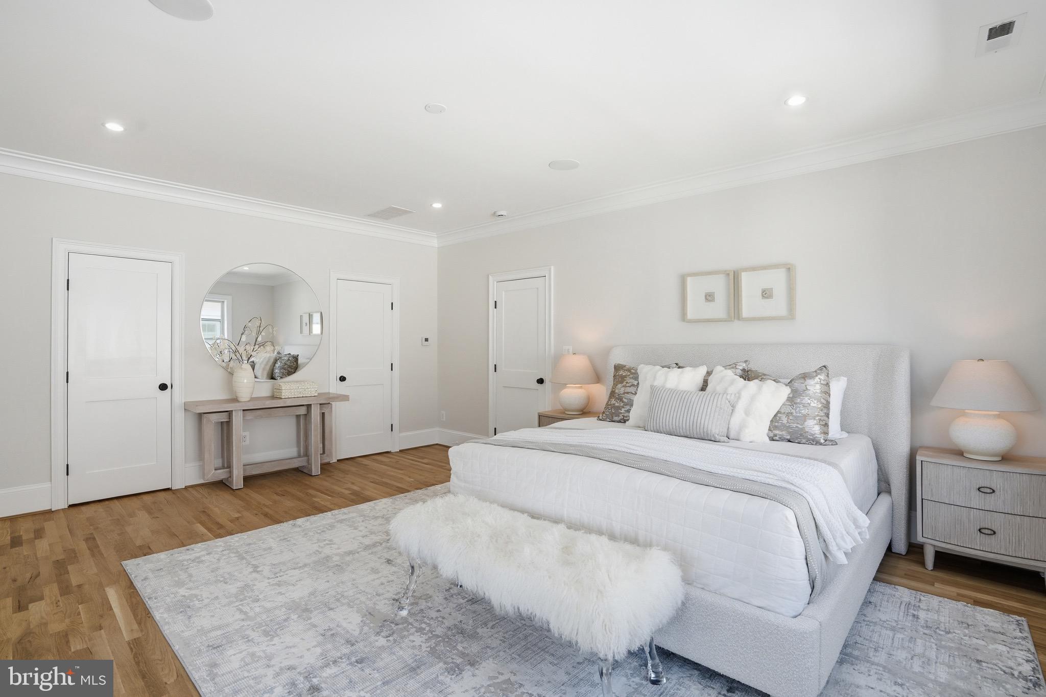 CLARENDON - Residential