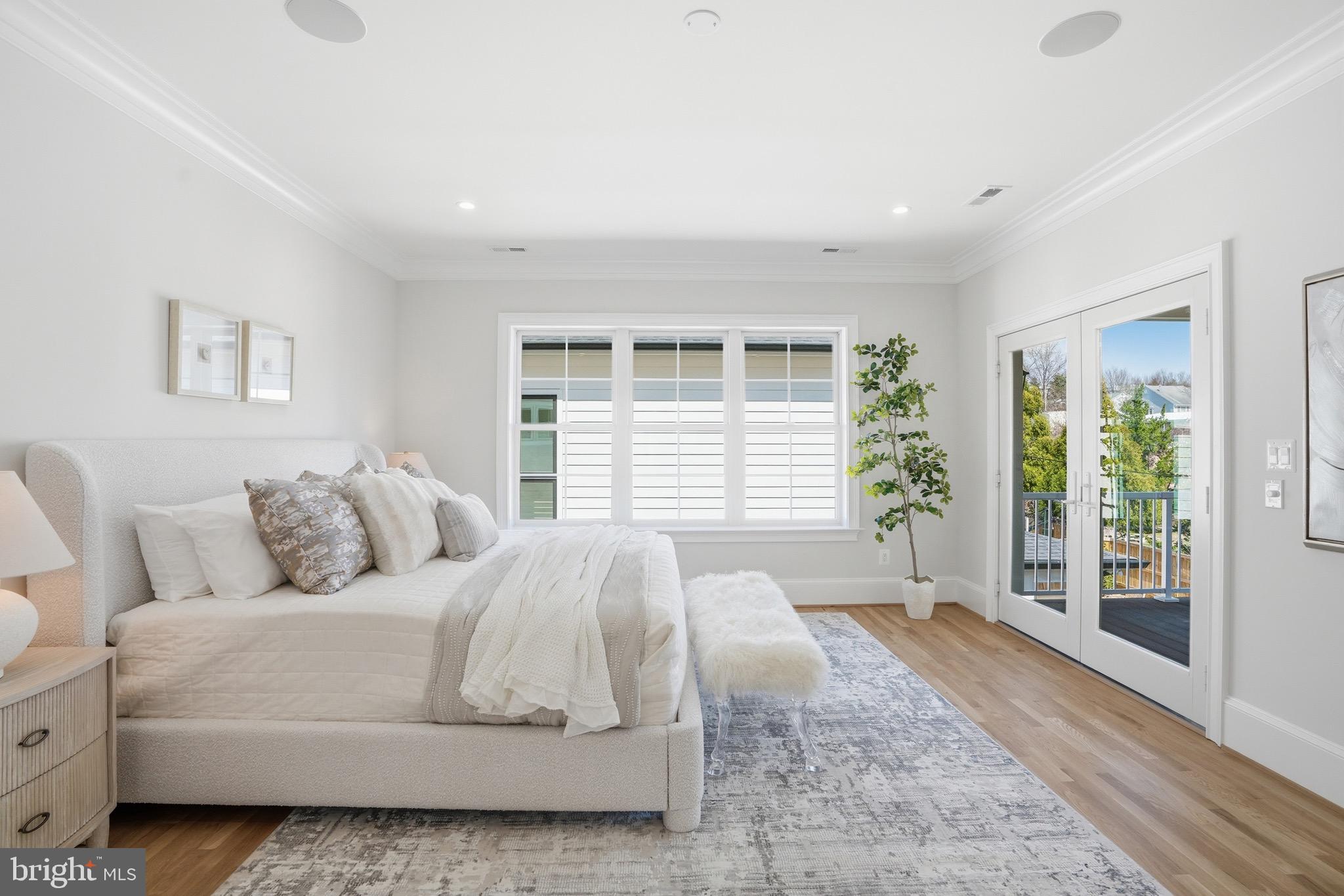 CLARENDON - Residential