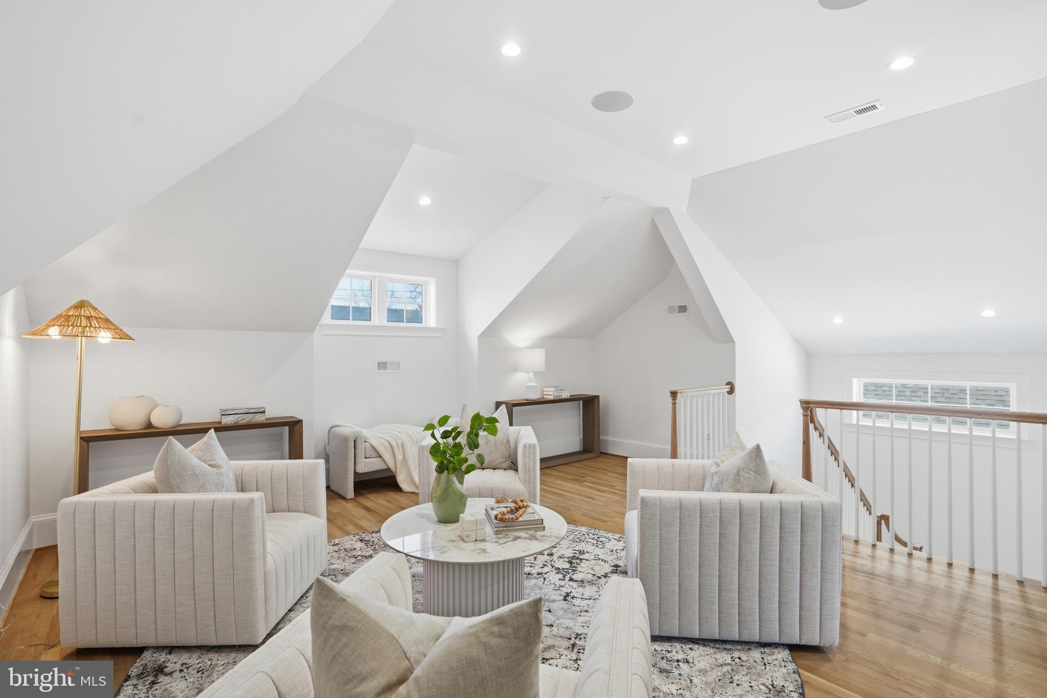 CLARENDON - Residential