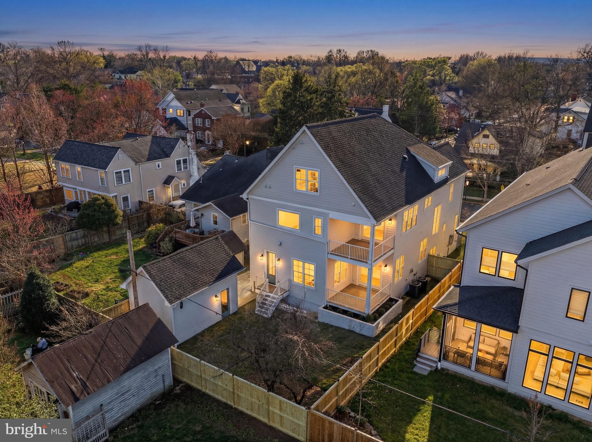 CLARENDON - Residential