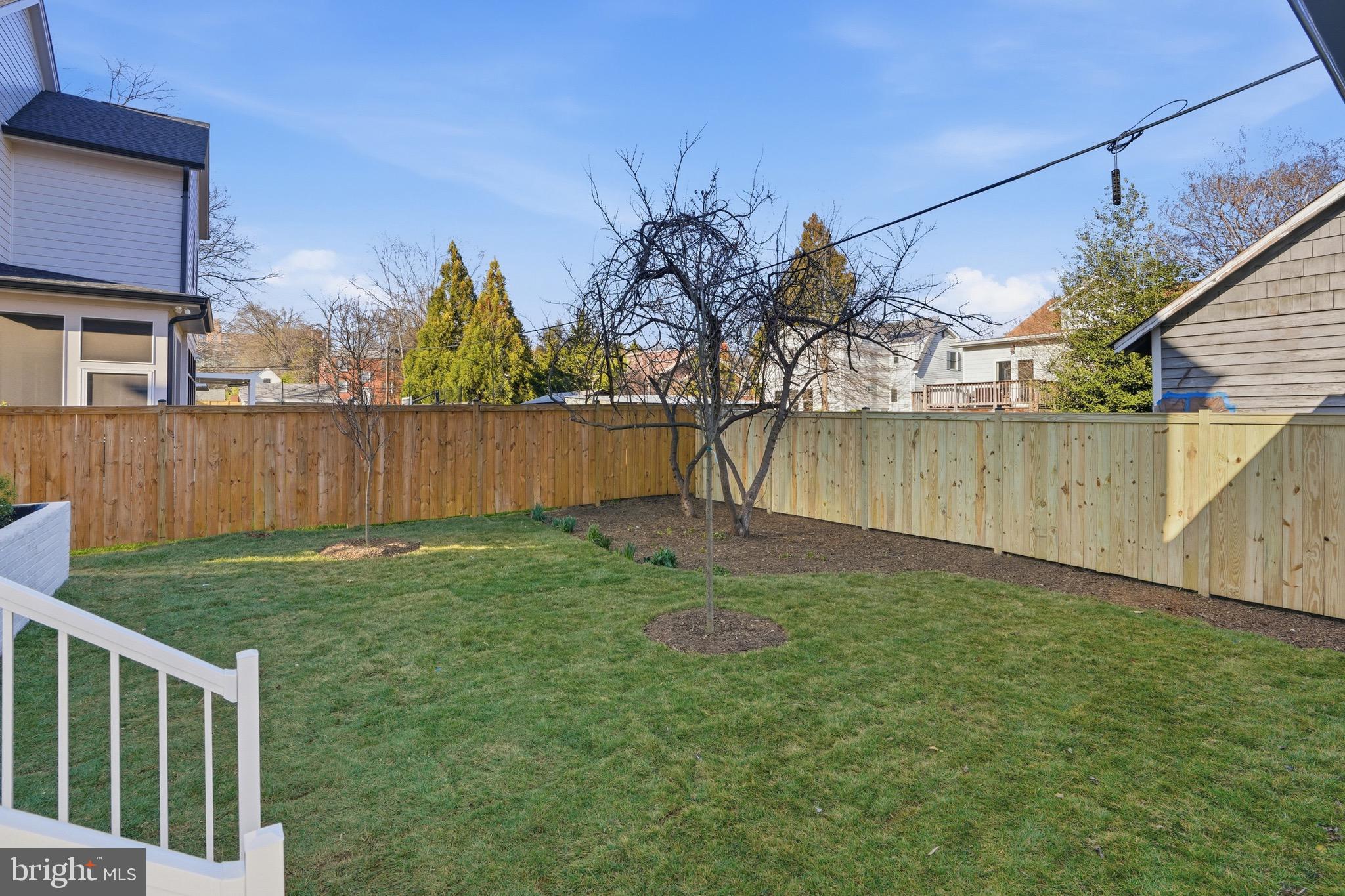 CLARENDON - Residential