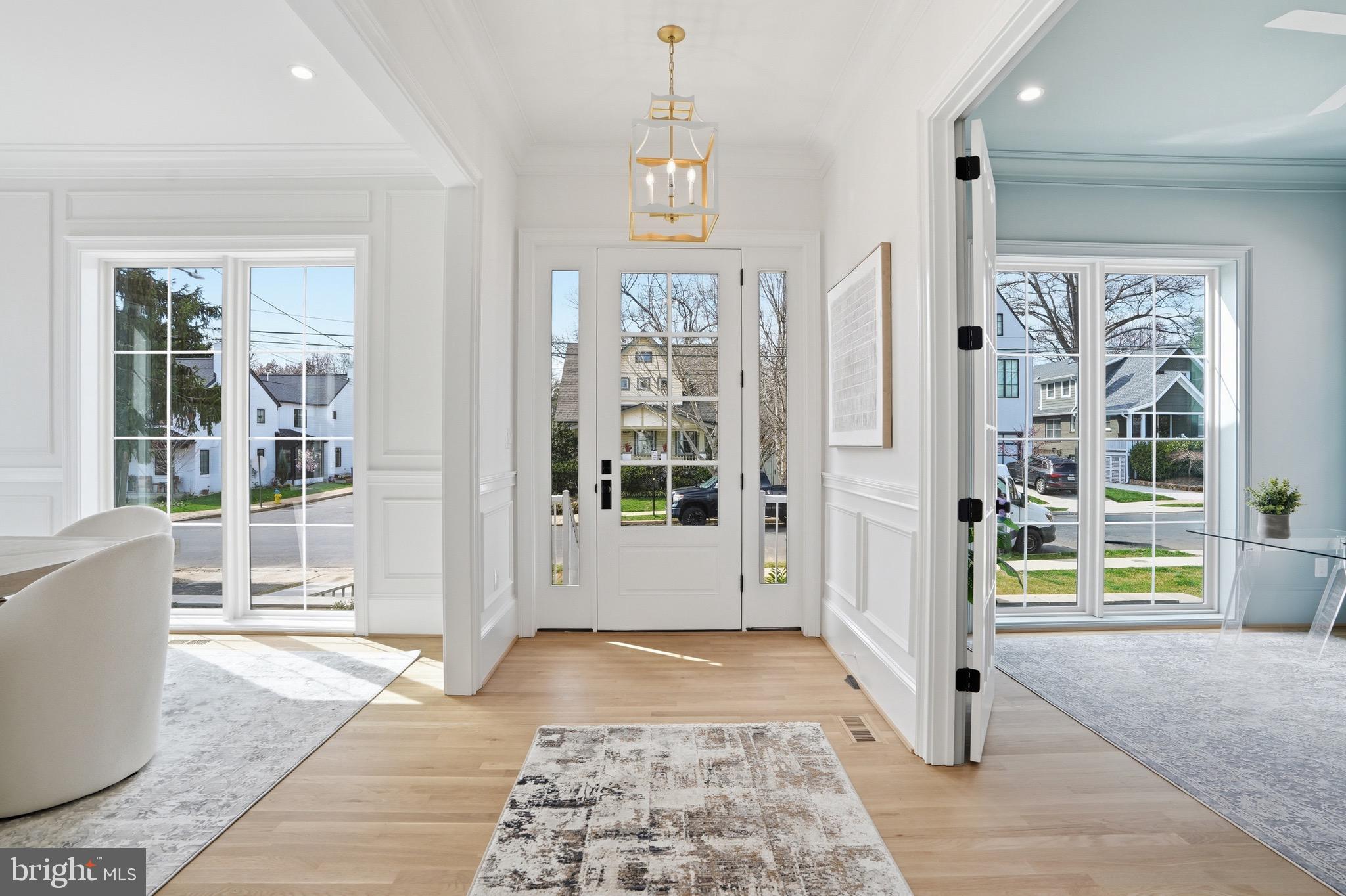 CLARENDON - Residential