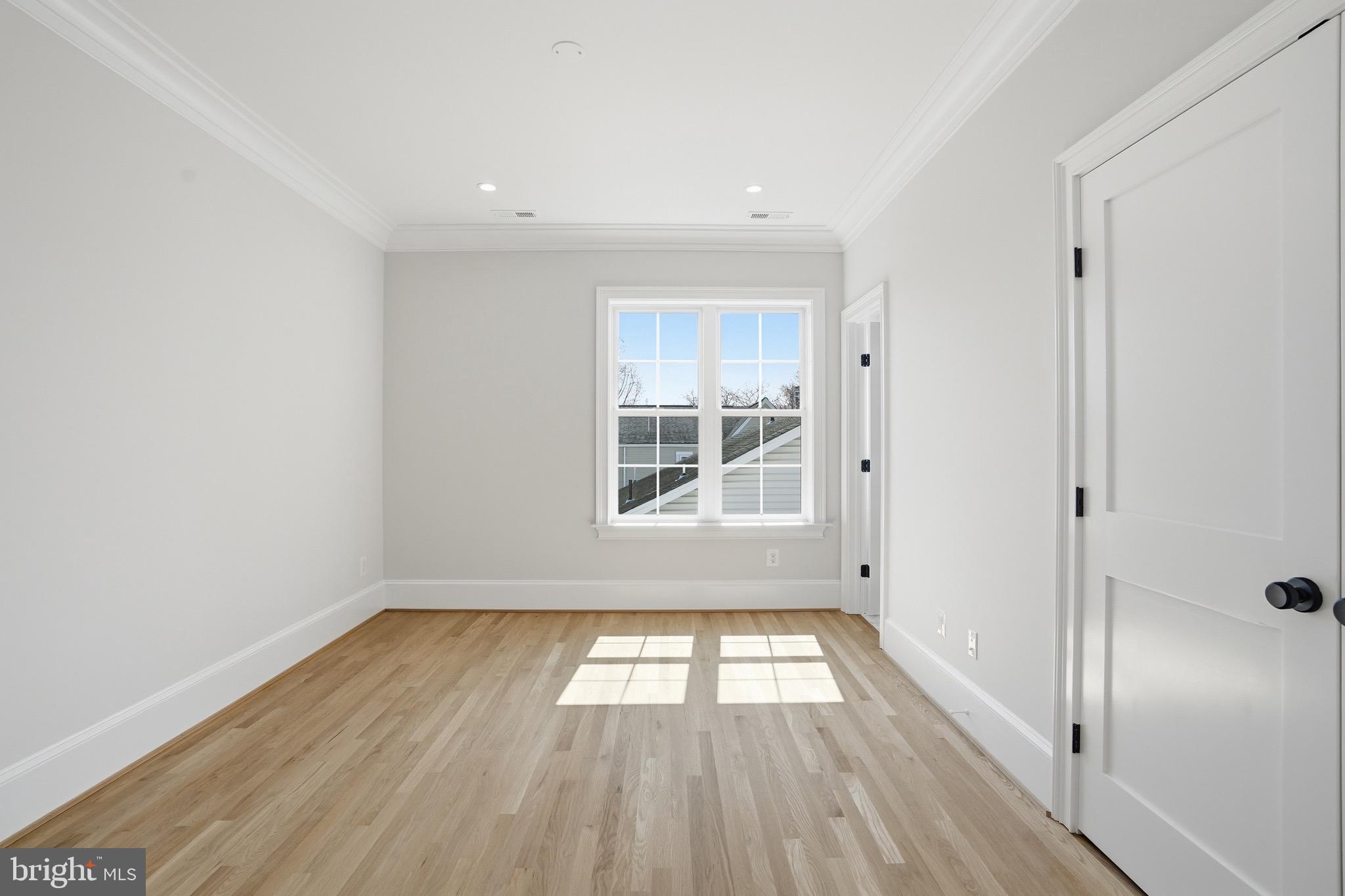 CLARENDON - Residential